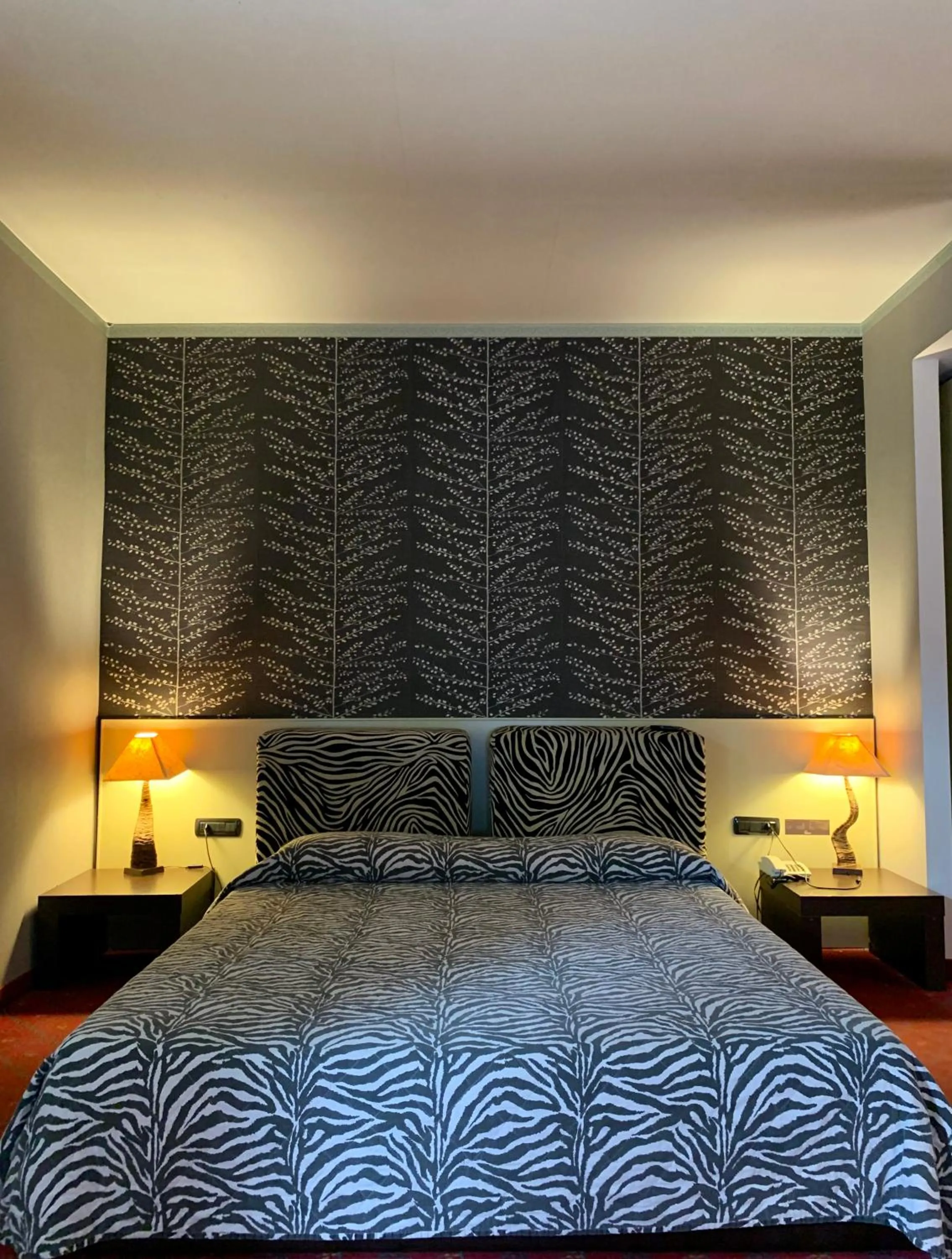 Bed in Hotel - Motel Flower