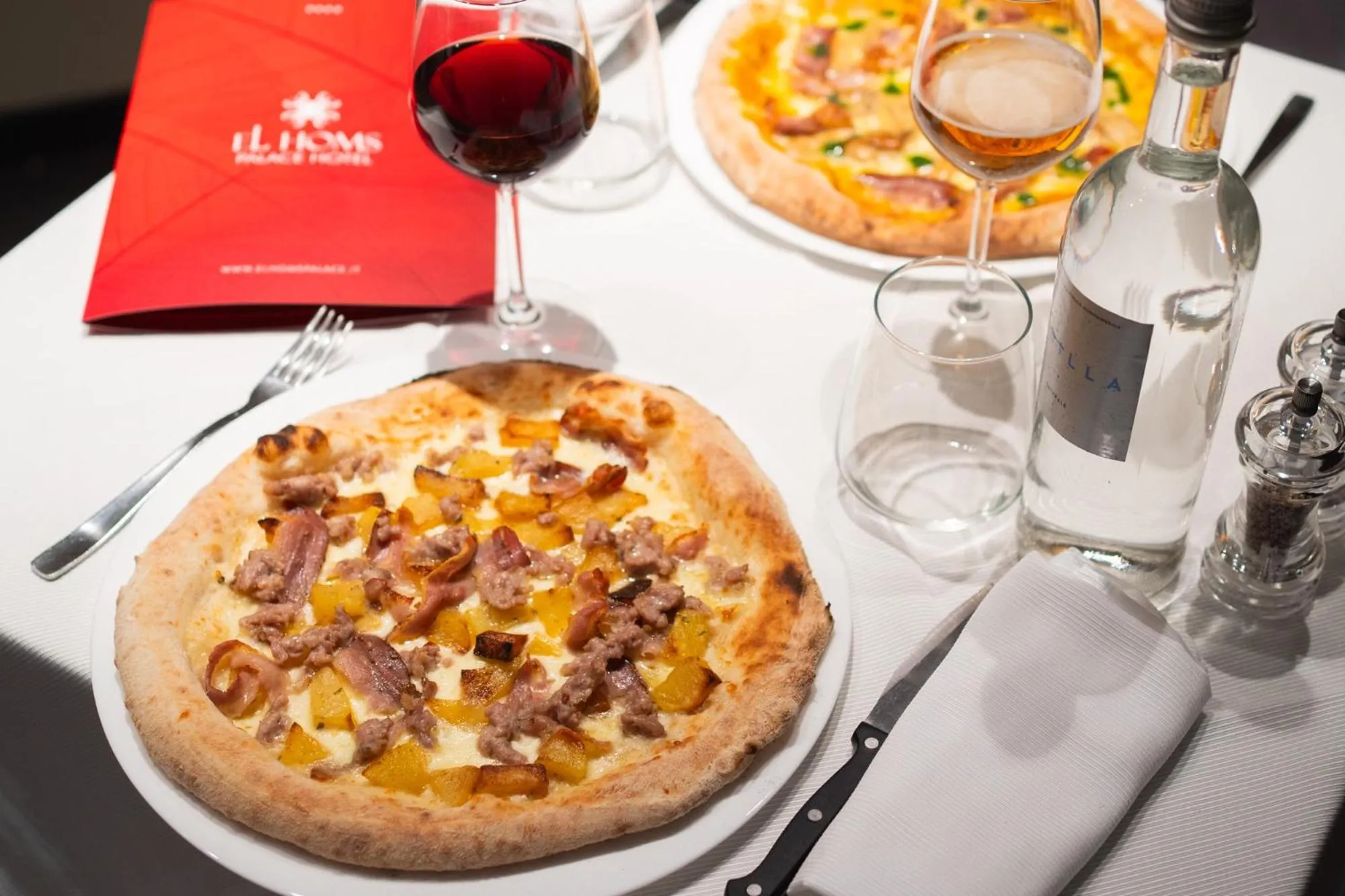 Restaurant/places to eat in El Homs Palace Hotel