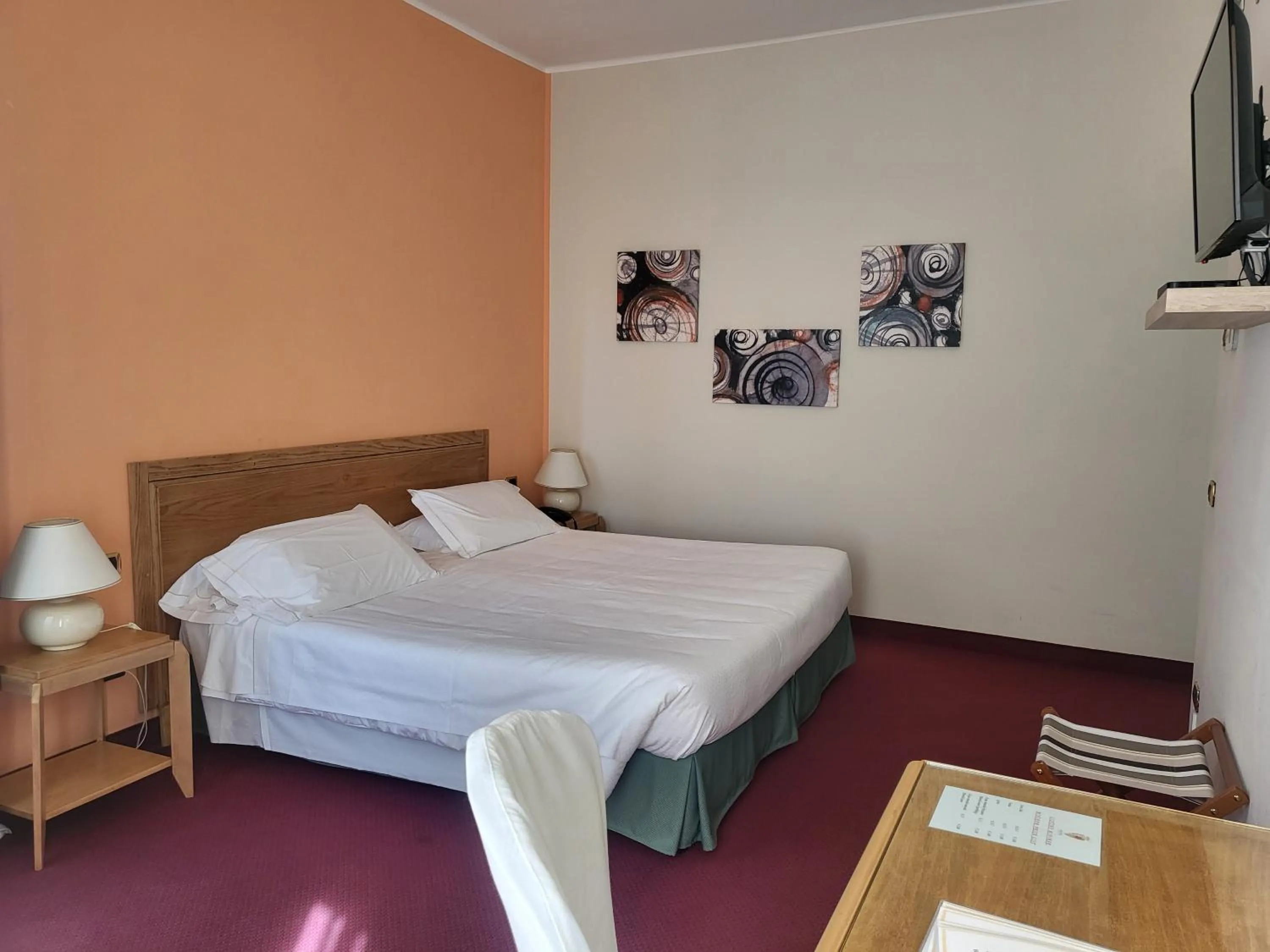 Bedroom, Bed in Alli Due Buoi Rossi