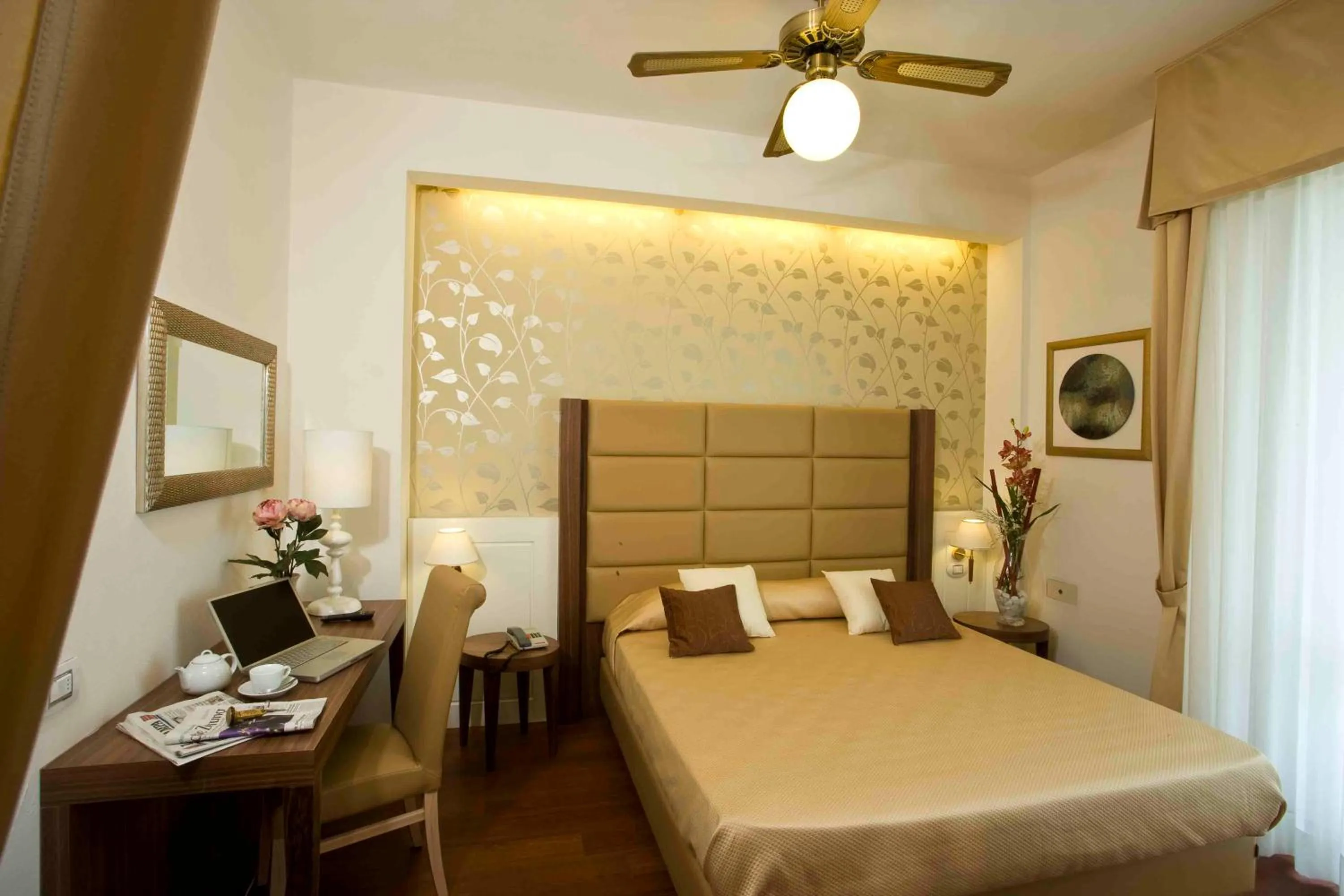 Photo of the whole room, Bed in Hotel Apollo