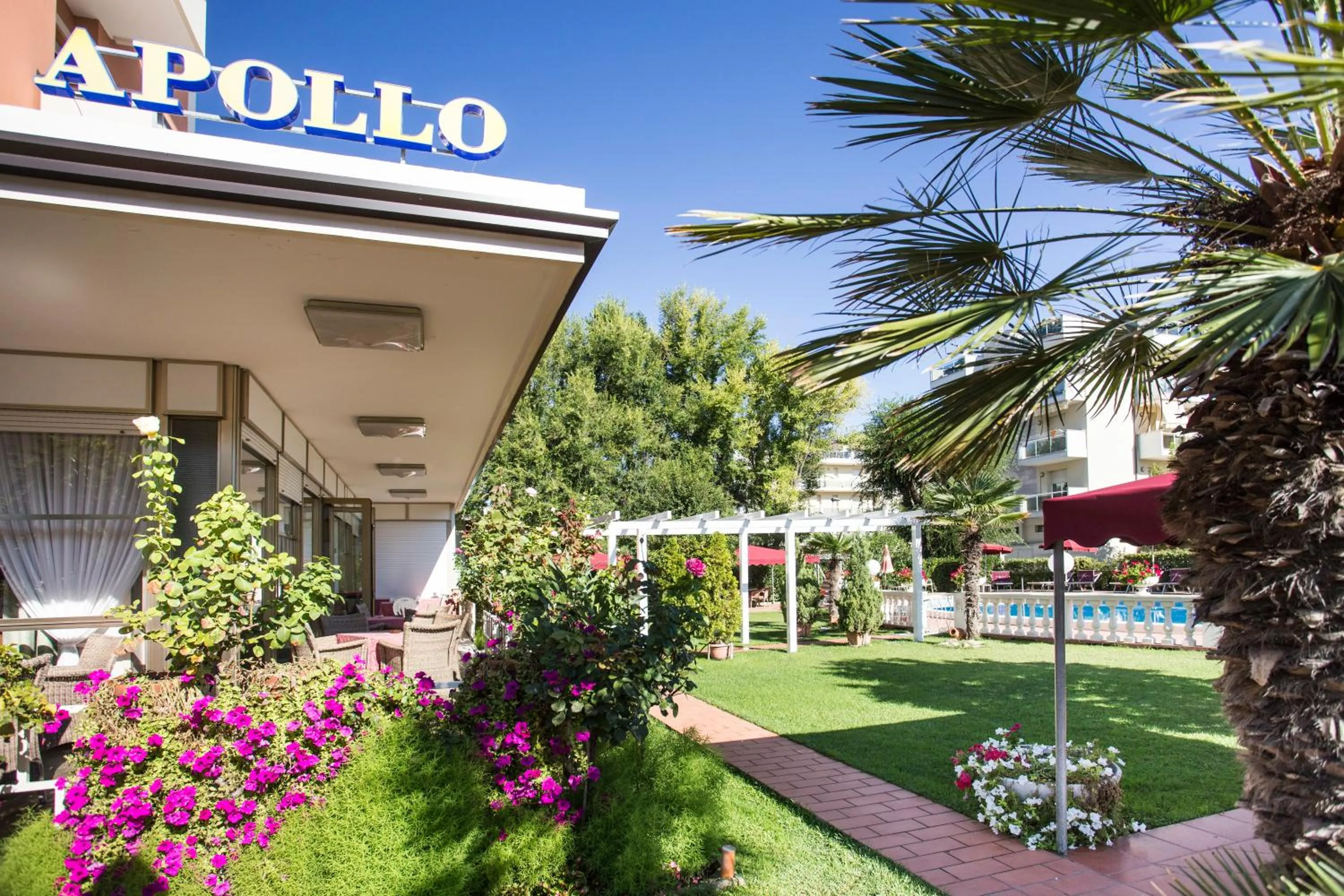 Facade/entrance in Hotel Apollo