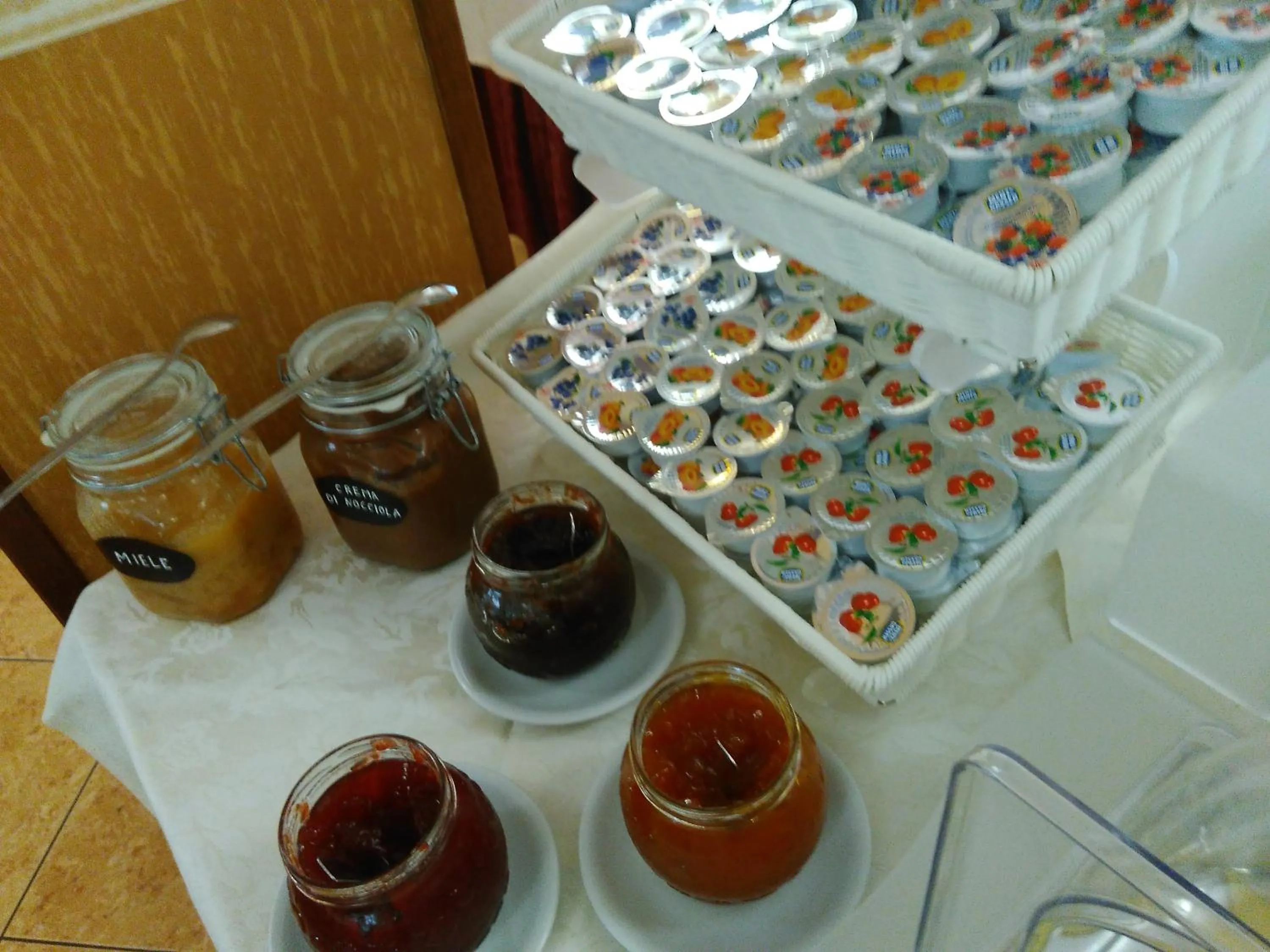 Breakfast in Hotel Apollo