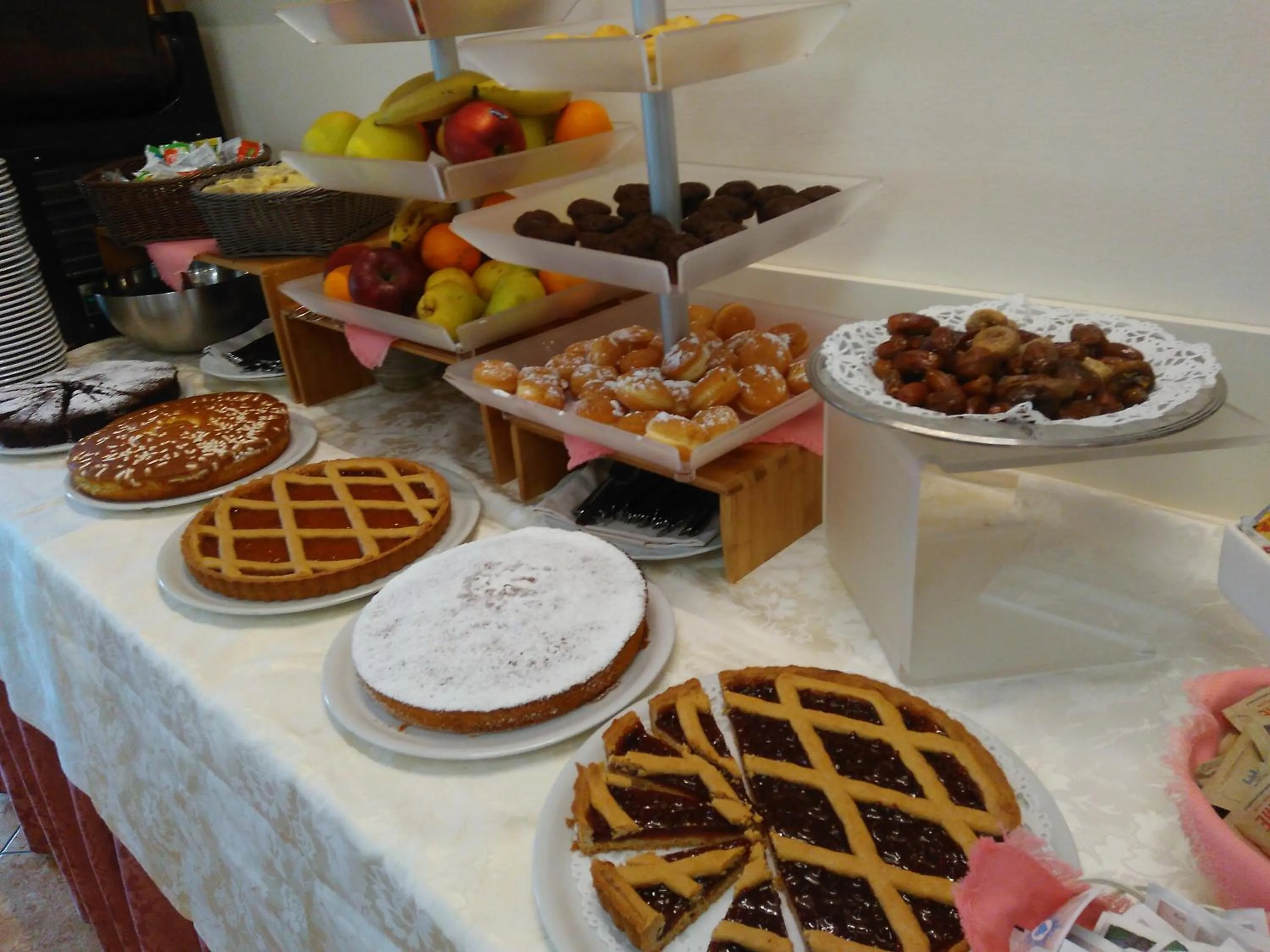 Breakfast in Hotel Apollo