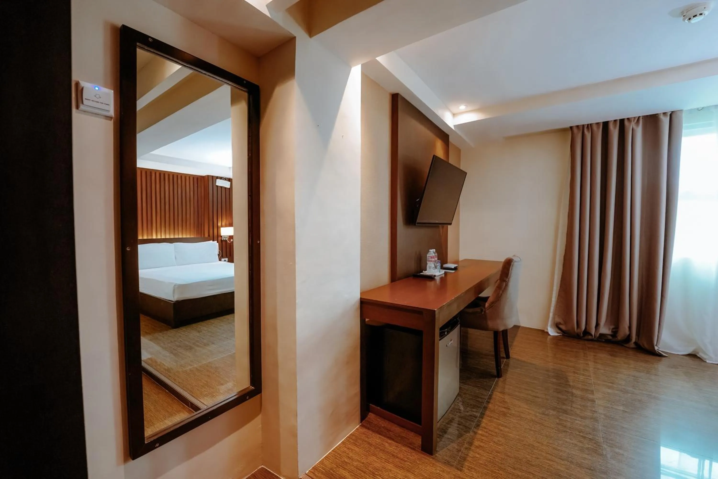 hair dresser, Bed in Emerald Boutique Hotel