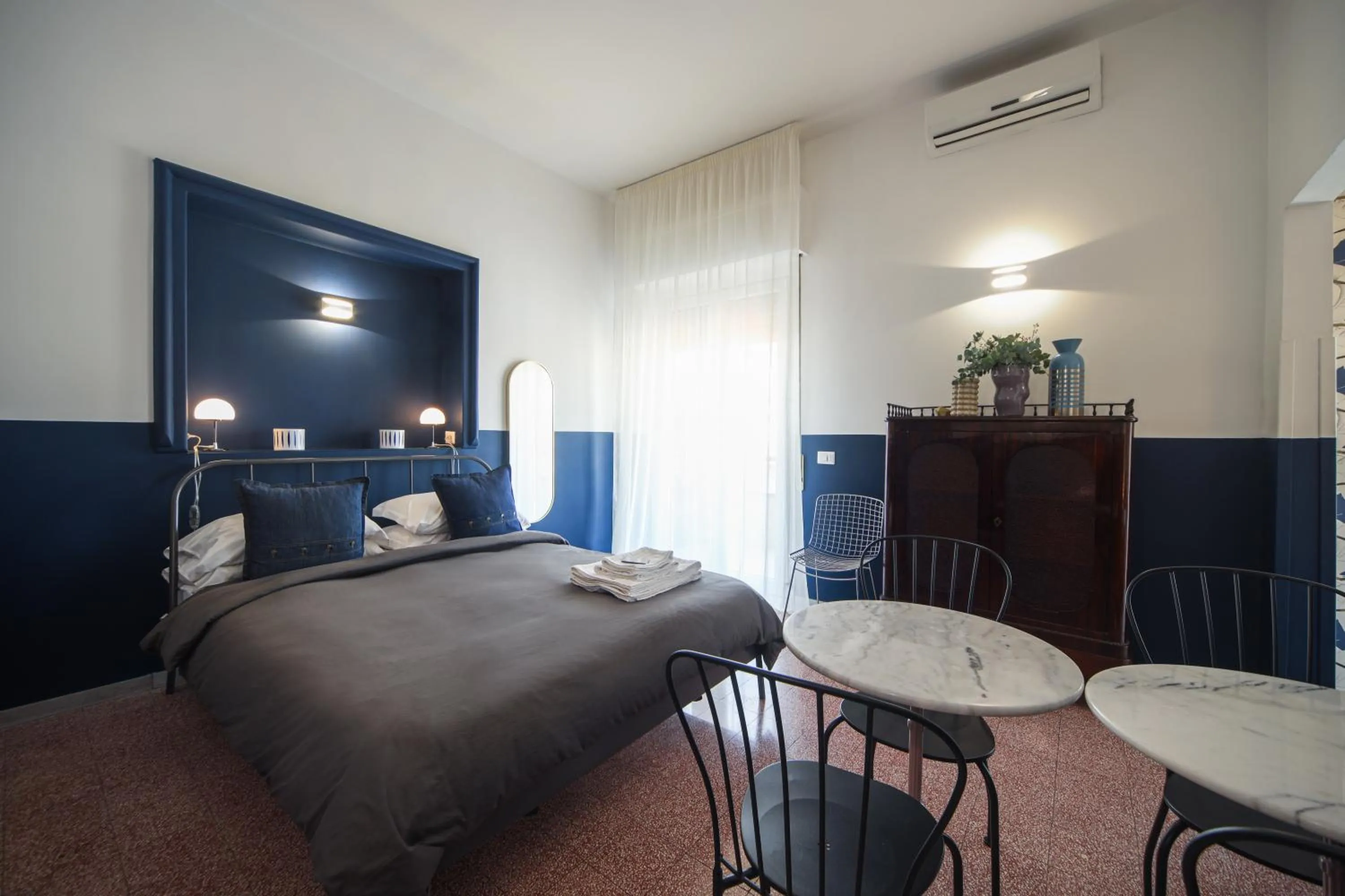 Photo of the whole room in Salotto Borbonico