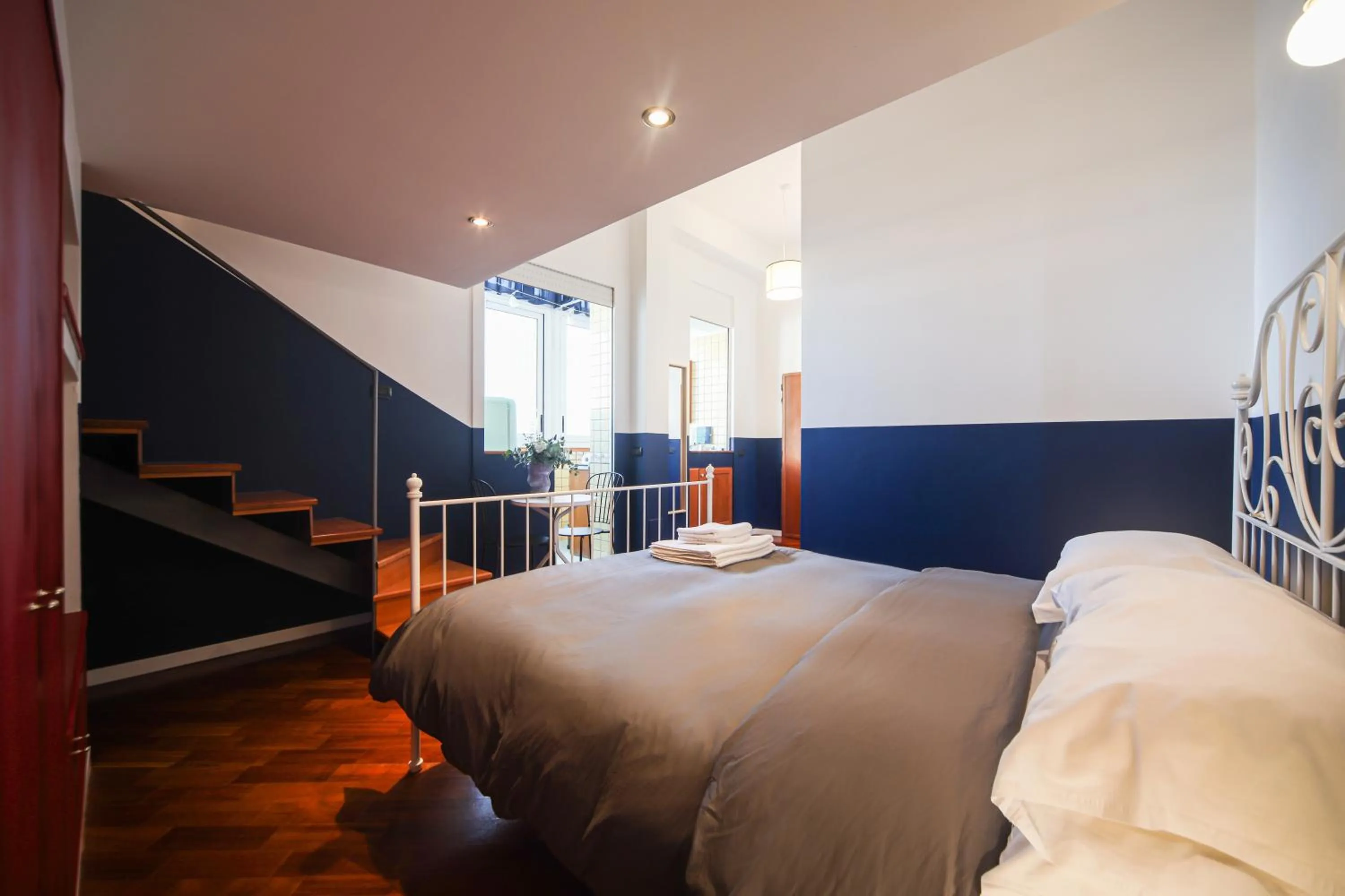 Photo of the whole room in Salotto Borbonico