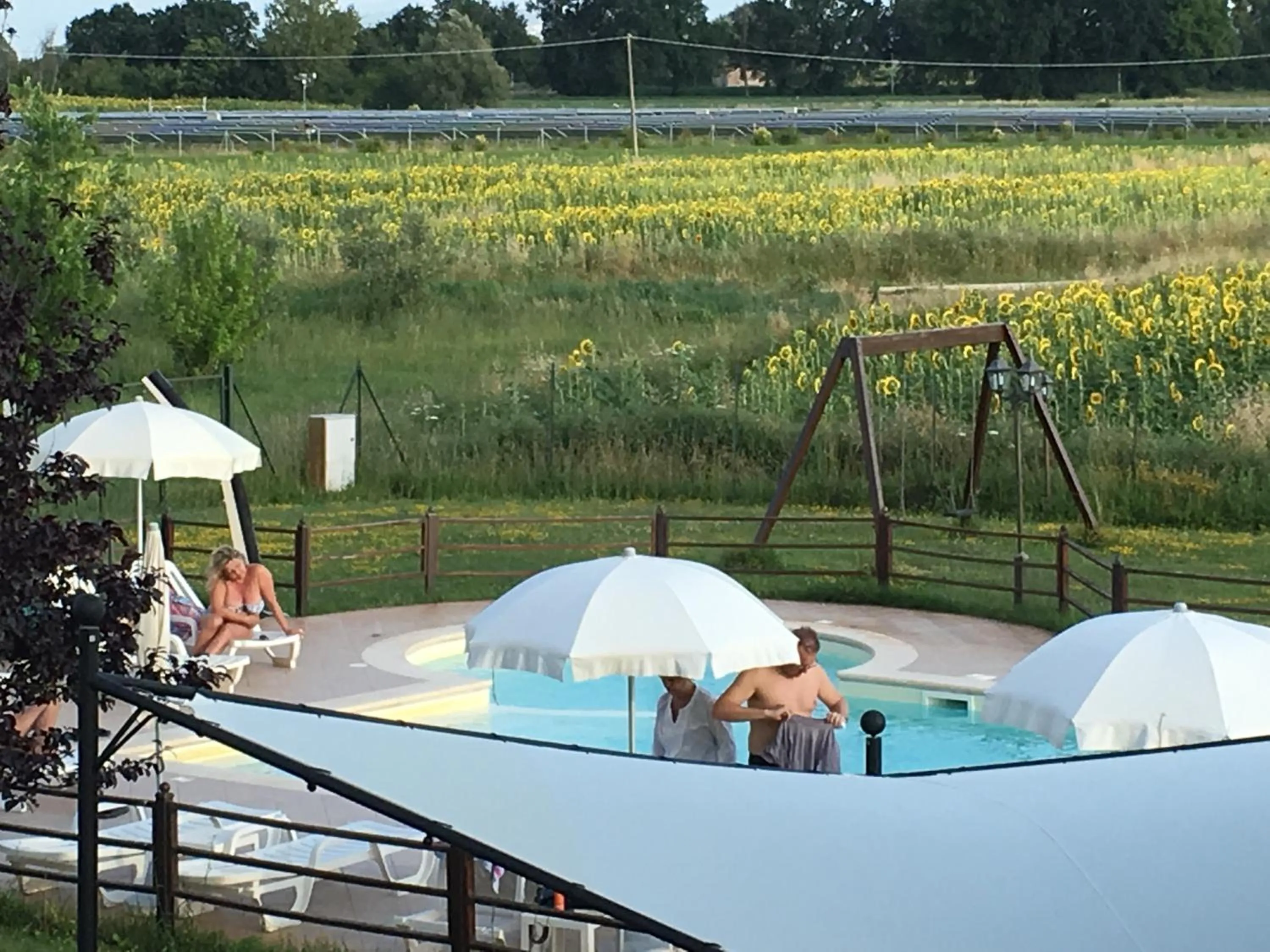 group of guests in Agriturismo Le Rondini Di Francesco Di Assisi