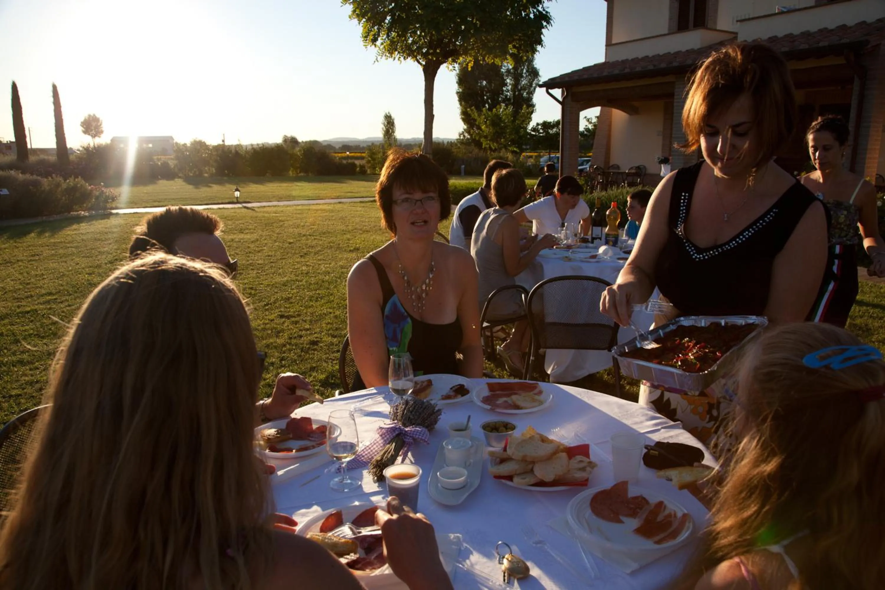 Evening entertainment in Agriturismo Le Rondini Di Francesco Di Assisi