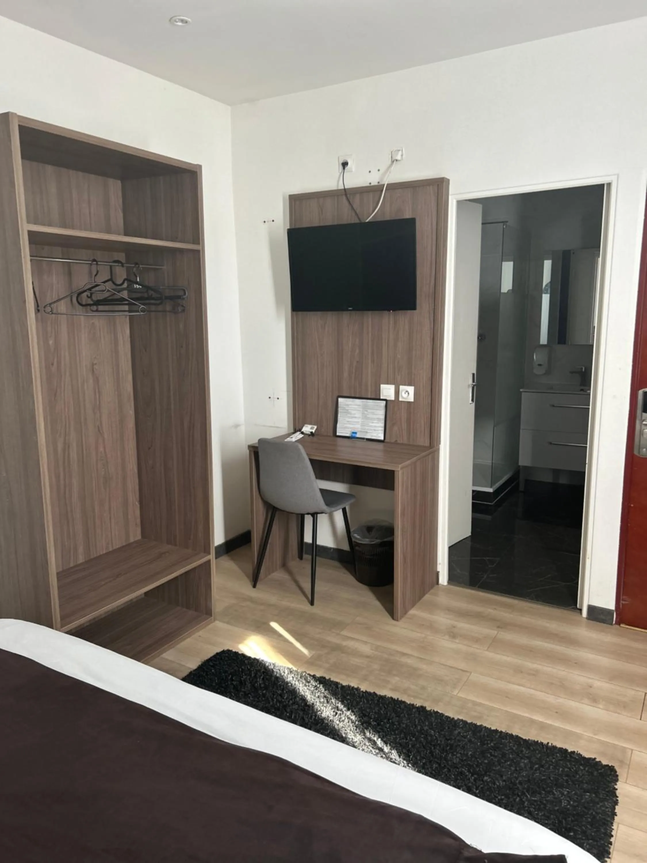 Le Clémenceau Hôtel et Appart'hôtel & Restaurant "Gare Sncf" centre ville