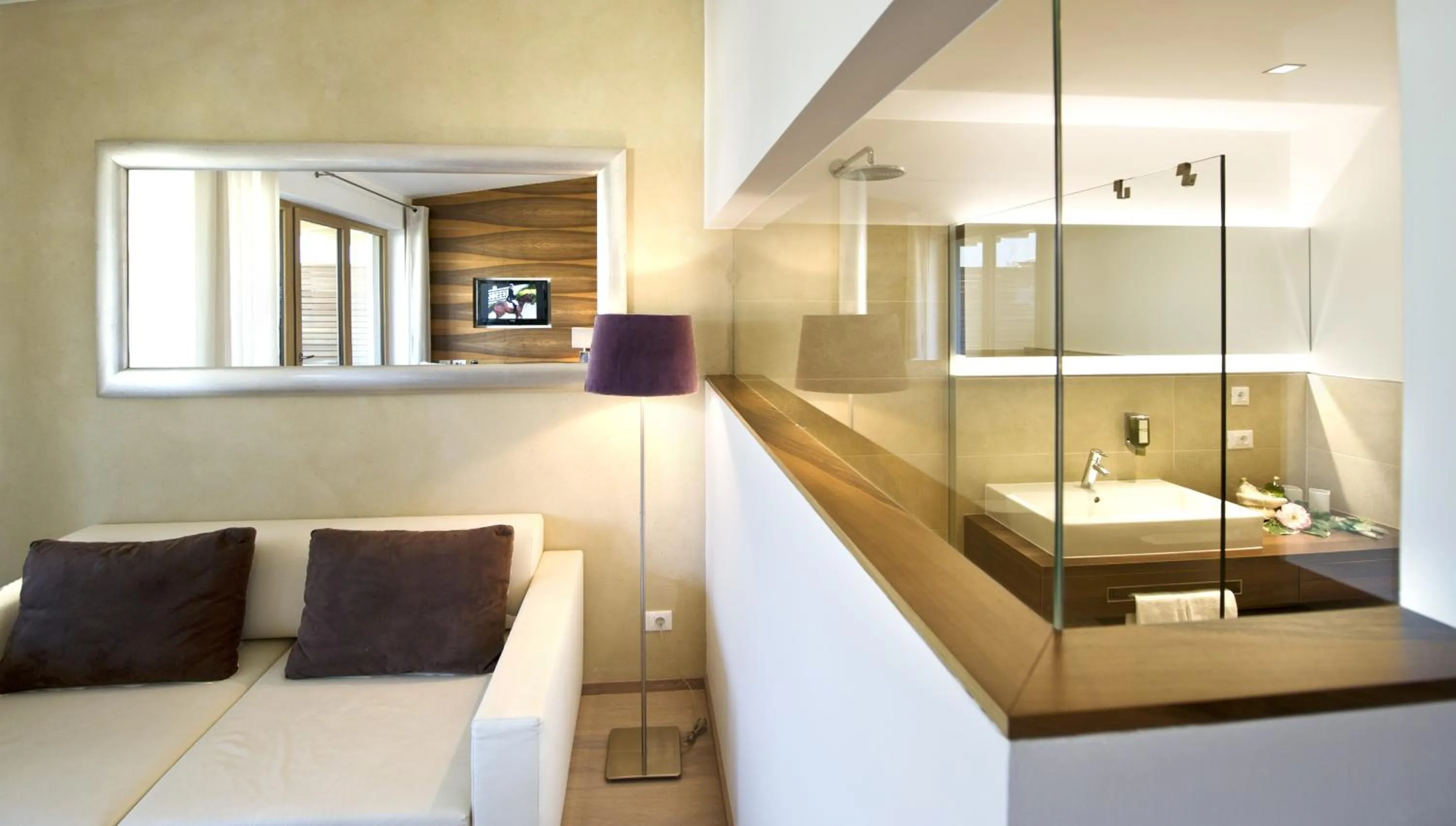 Photo of the whole room, Bed in Boutique Hotel Zum Rosenbaum