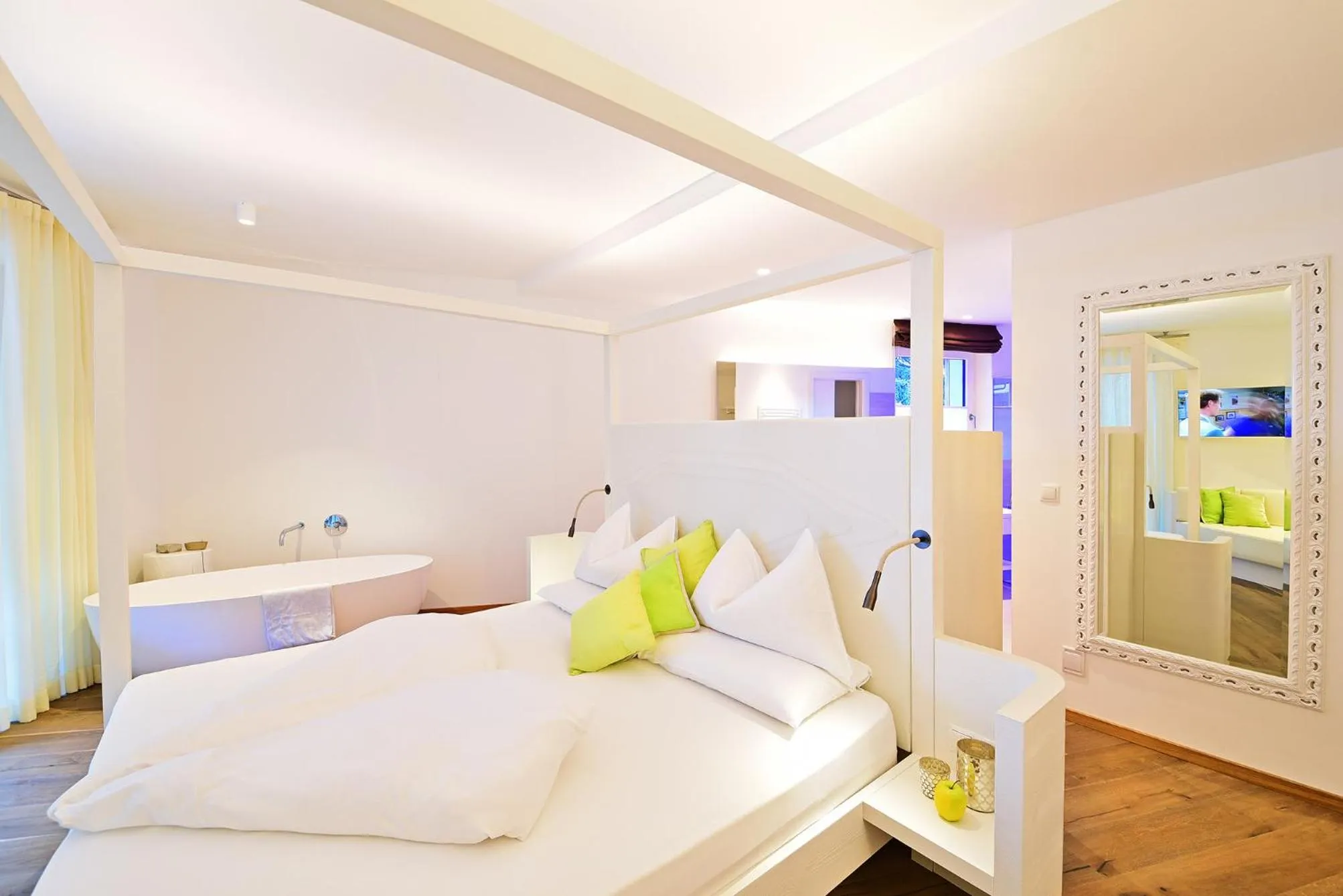 Photo of the whole room, Bed in Boutique Hotel Zum Rosenbaum