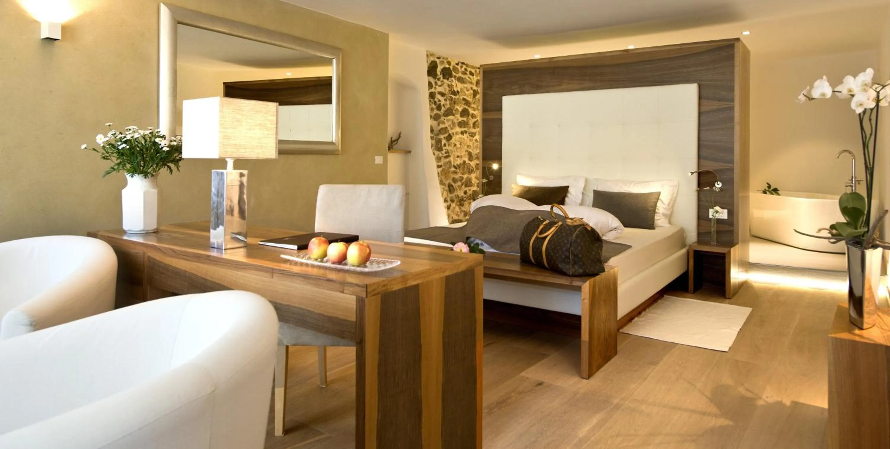 Photo of the whole room, Bed in Boutique Hotel Zum Rosenbaum