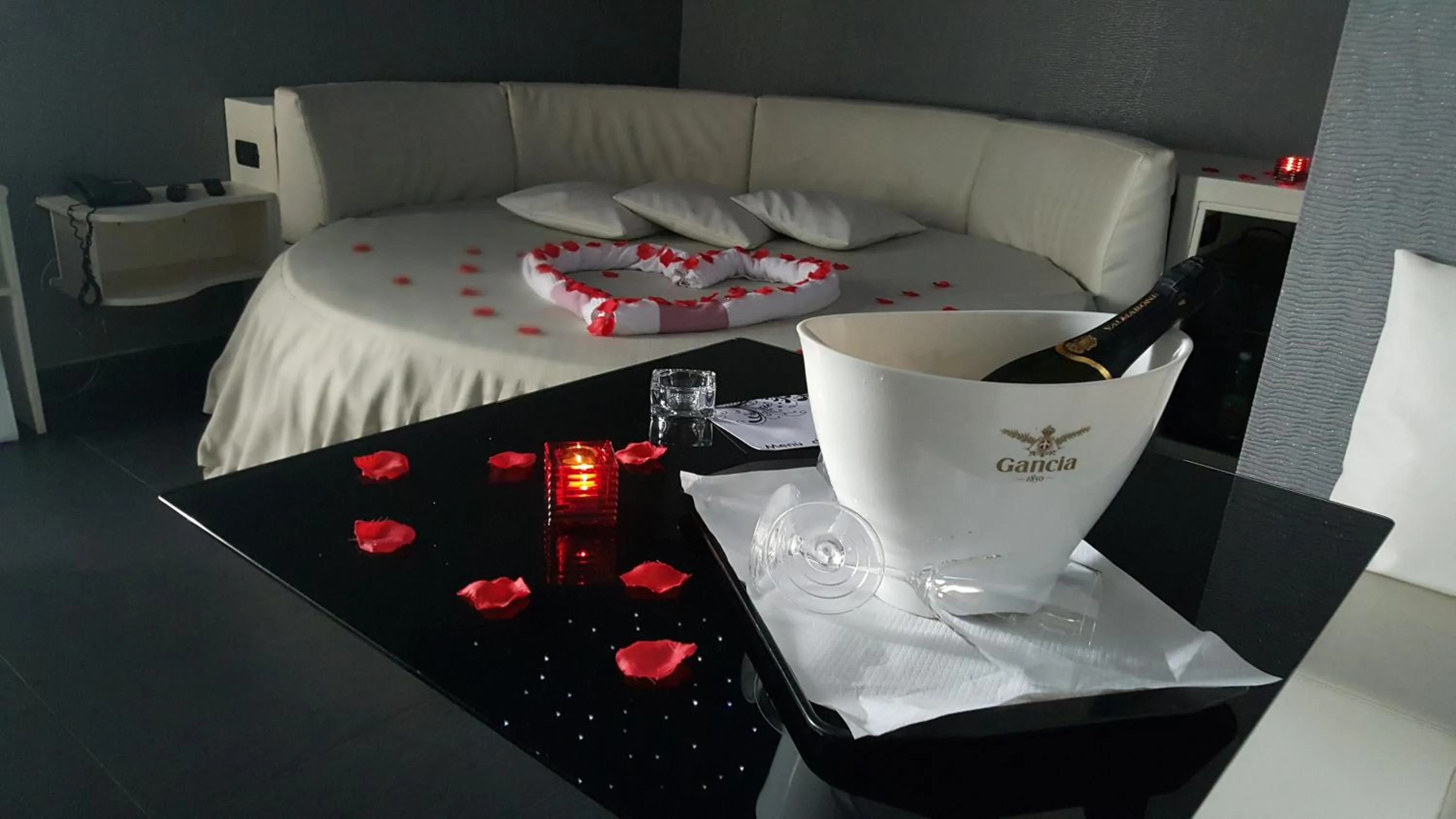 Bed in Hotel La Fayette