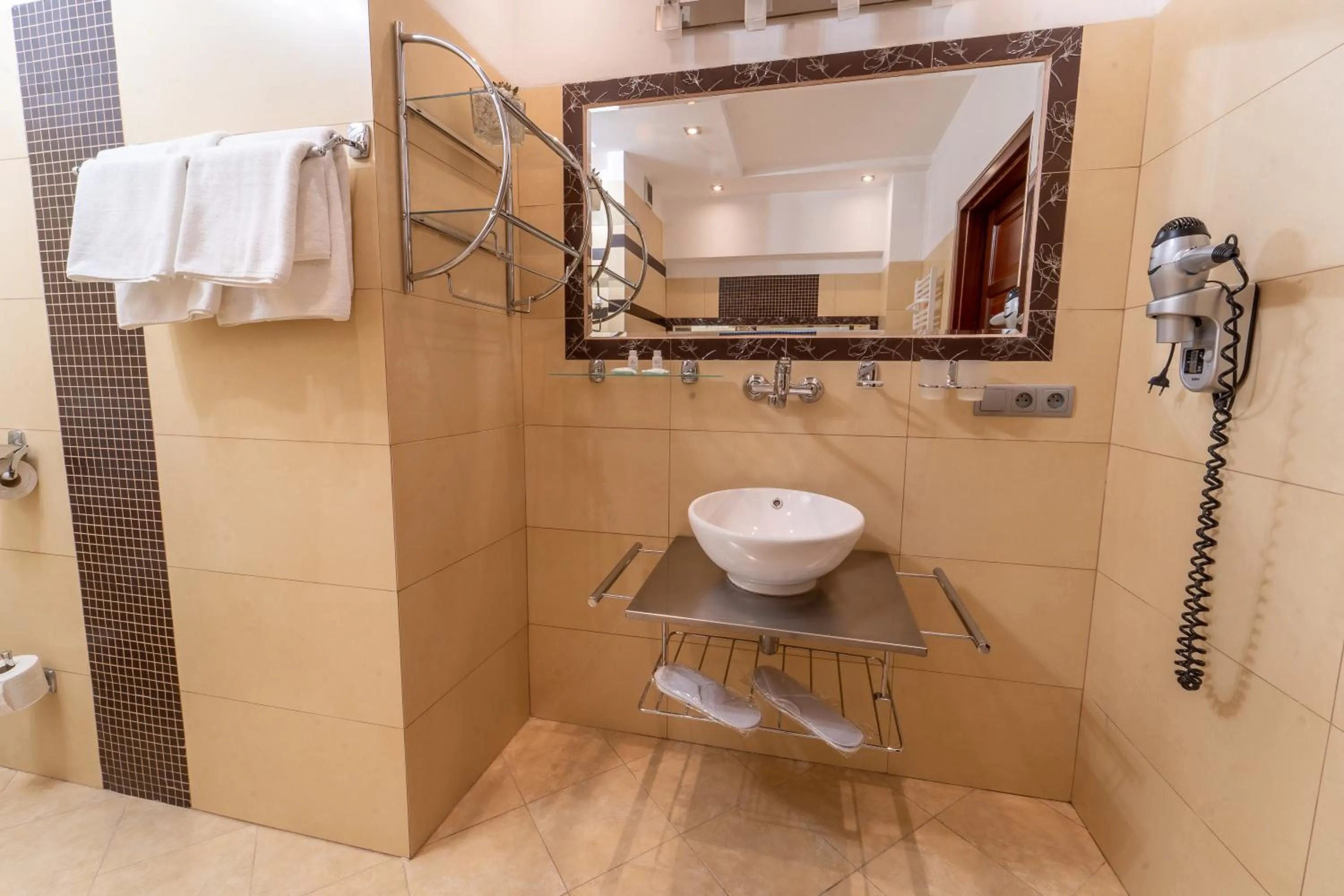 Bathroom in Hotel Polski