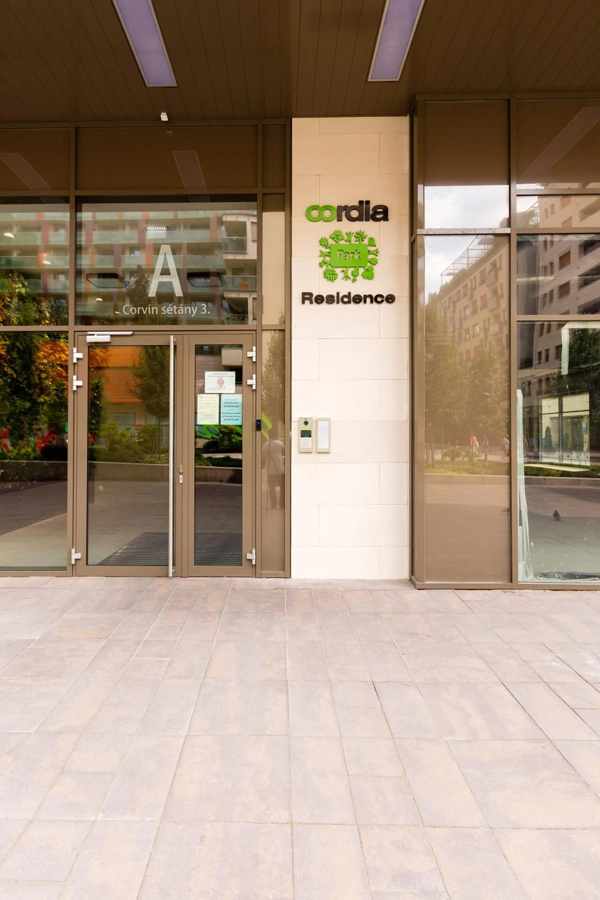 Facade/entrance in Corvin holiday Apartments hotel