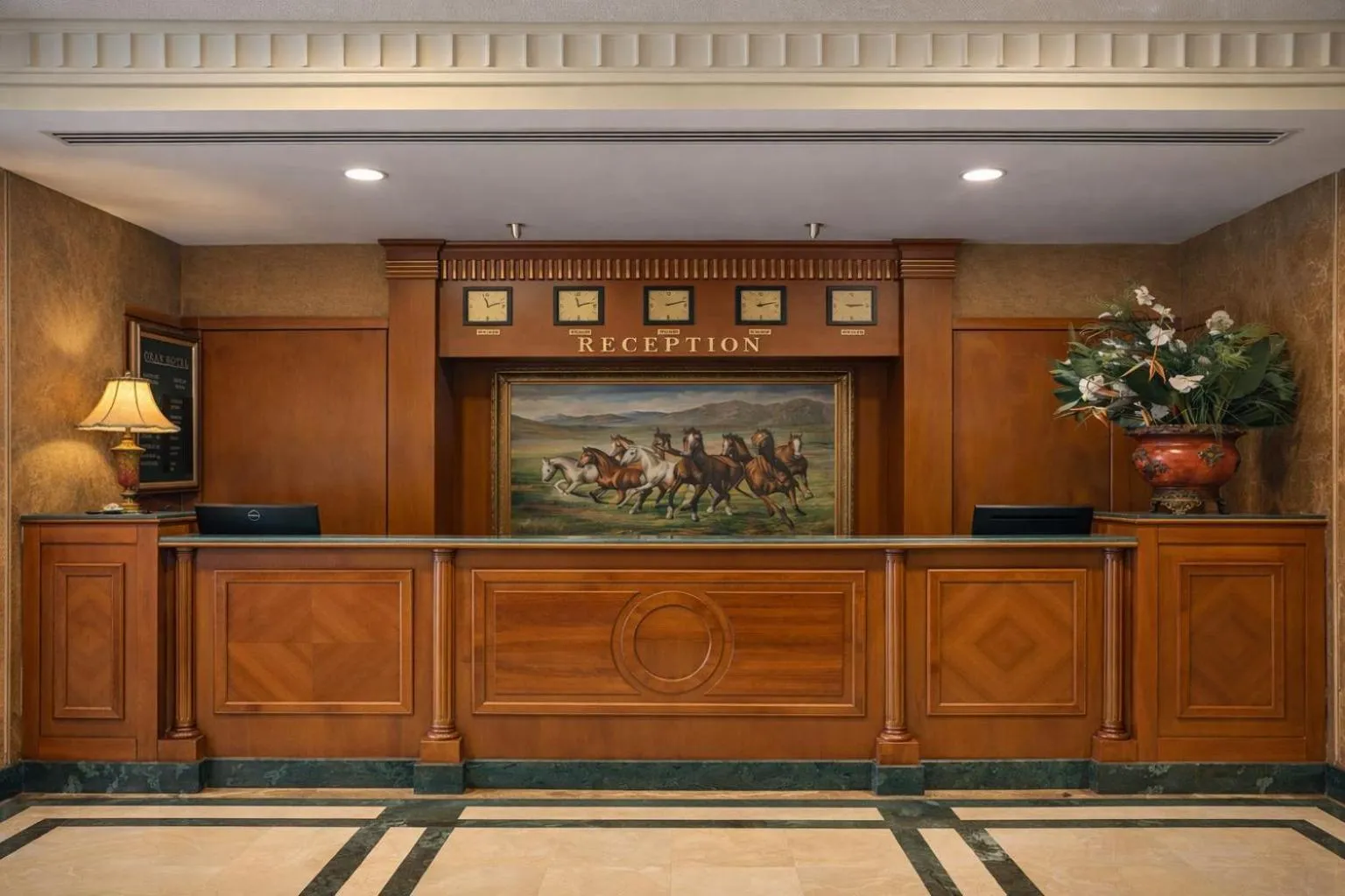 Lobby or reception in Oran Hotel