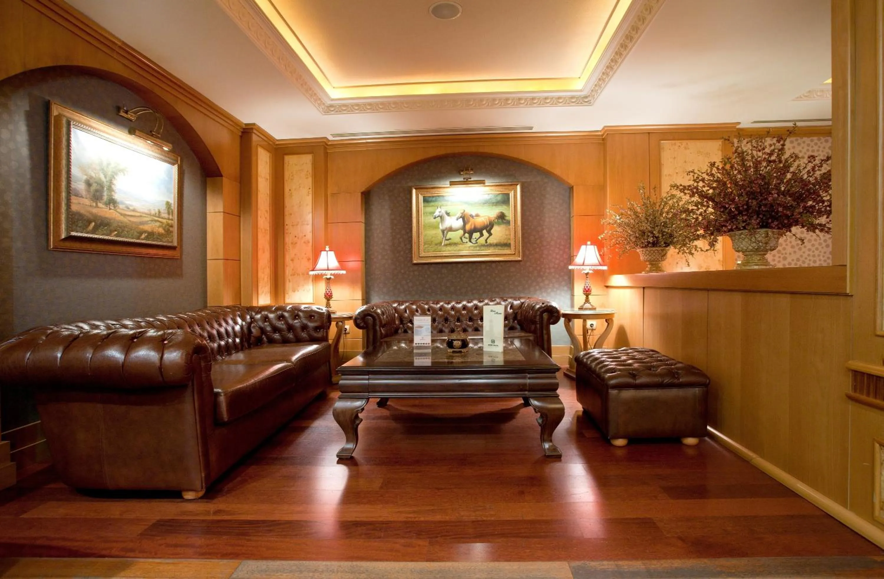 Lobby or reception in Oran Hotel