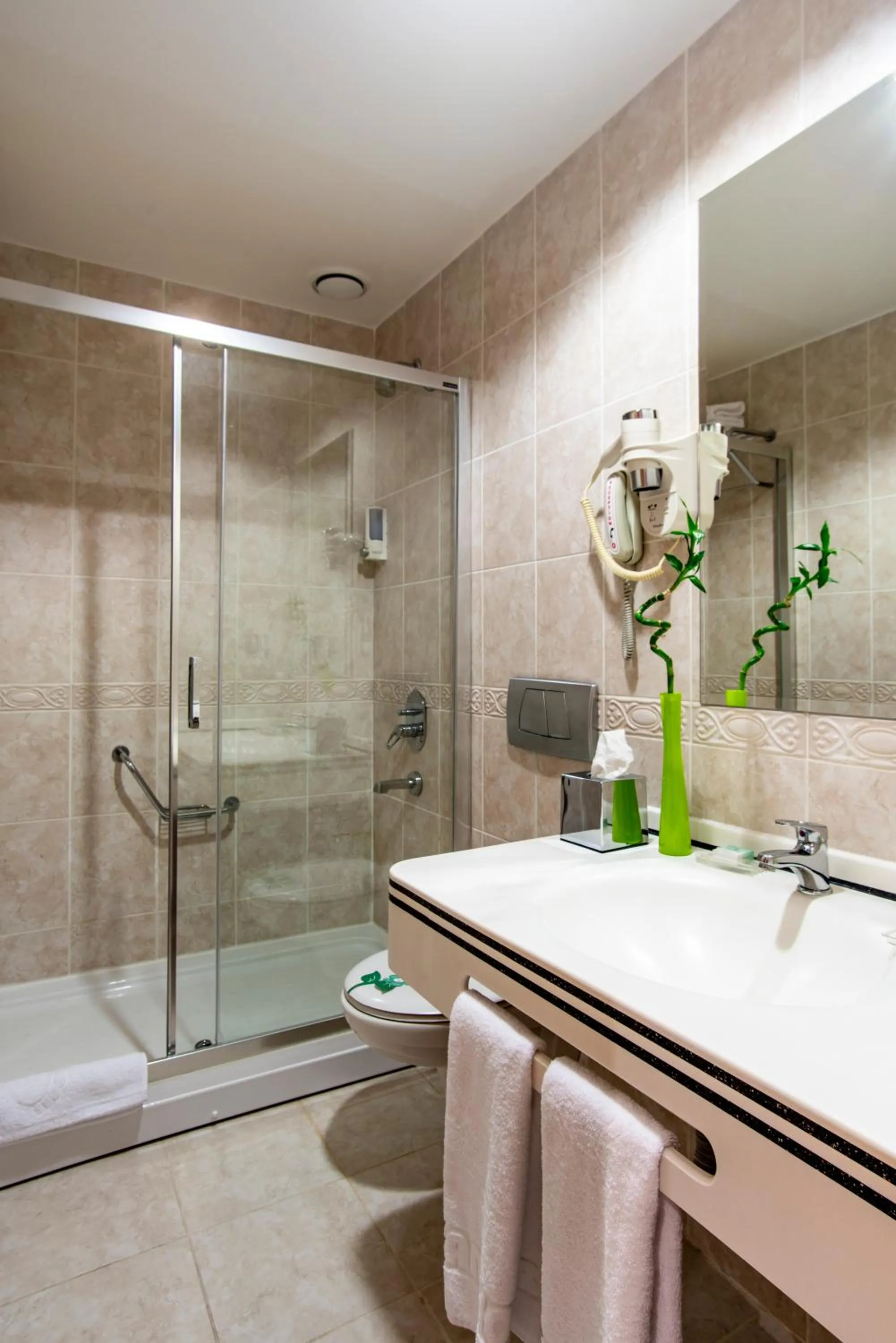 Bathroom in Oran Hotel