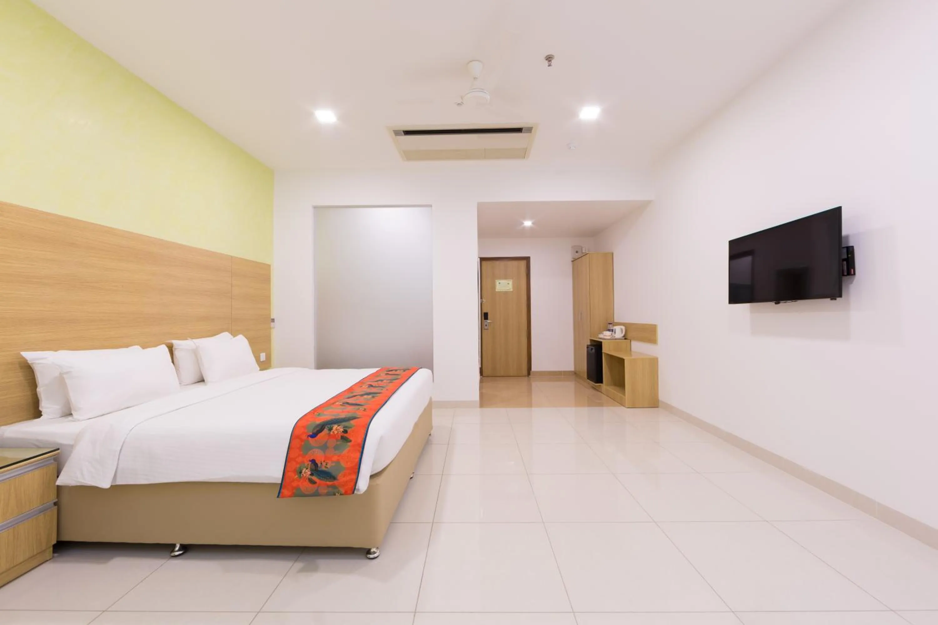 Photo of the whole room, Bed in GINGER Noida City Center