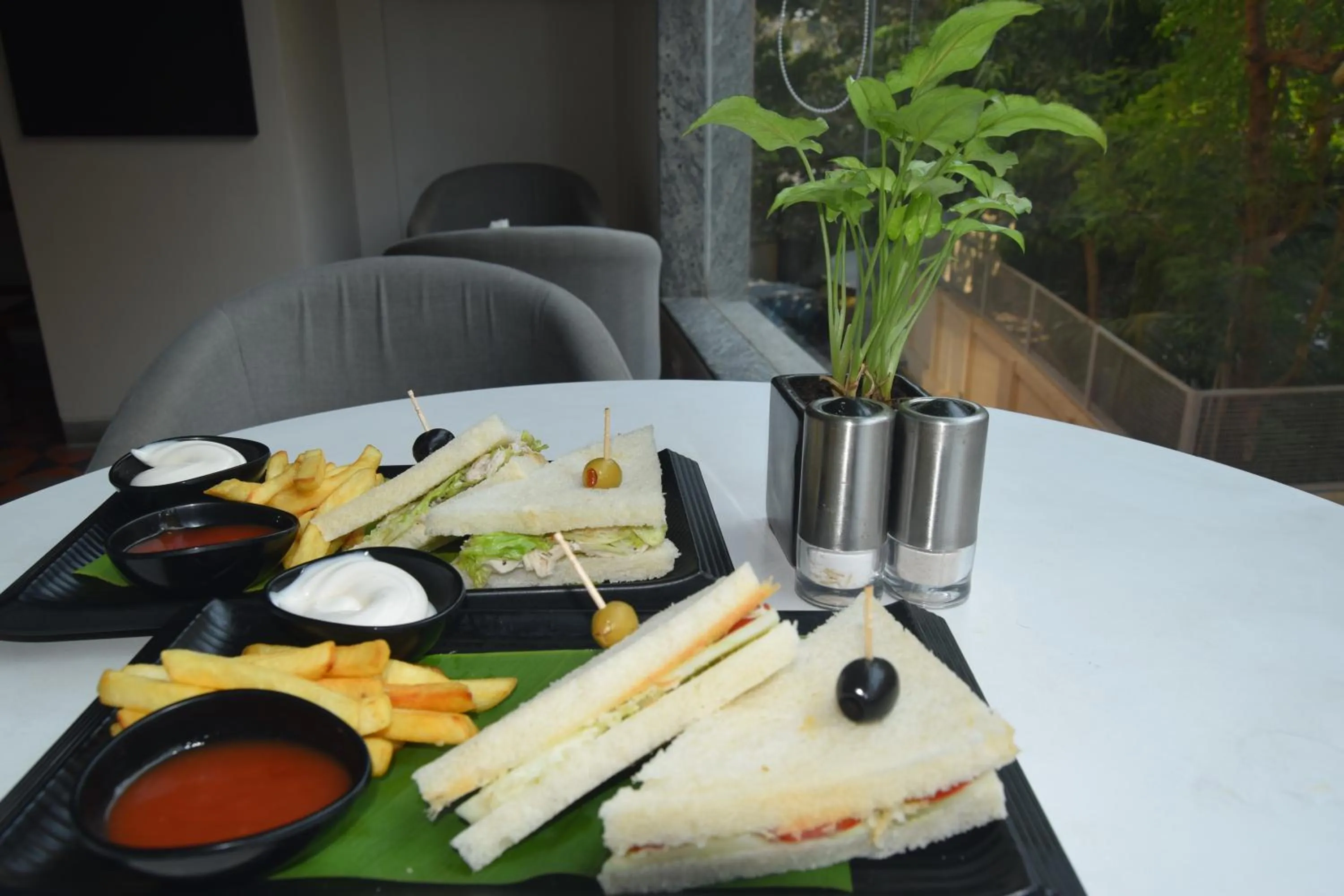 Food and drinks in GINGER Noida City Center