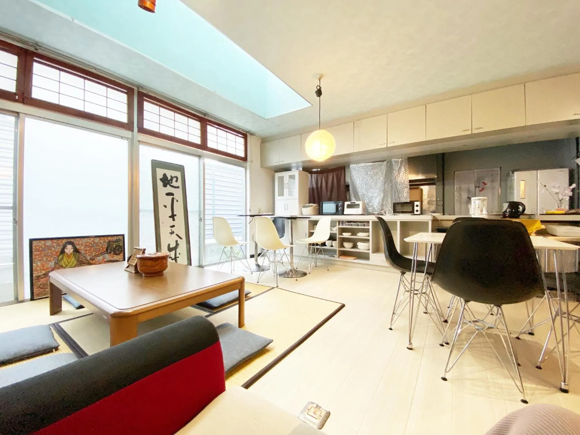 Communal lounge/ TV room in OUCHI HOTEL Yokogawa