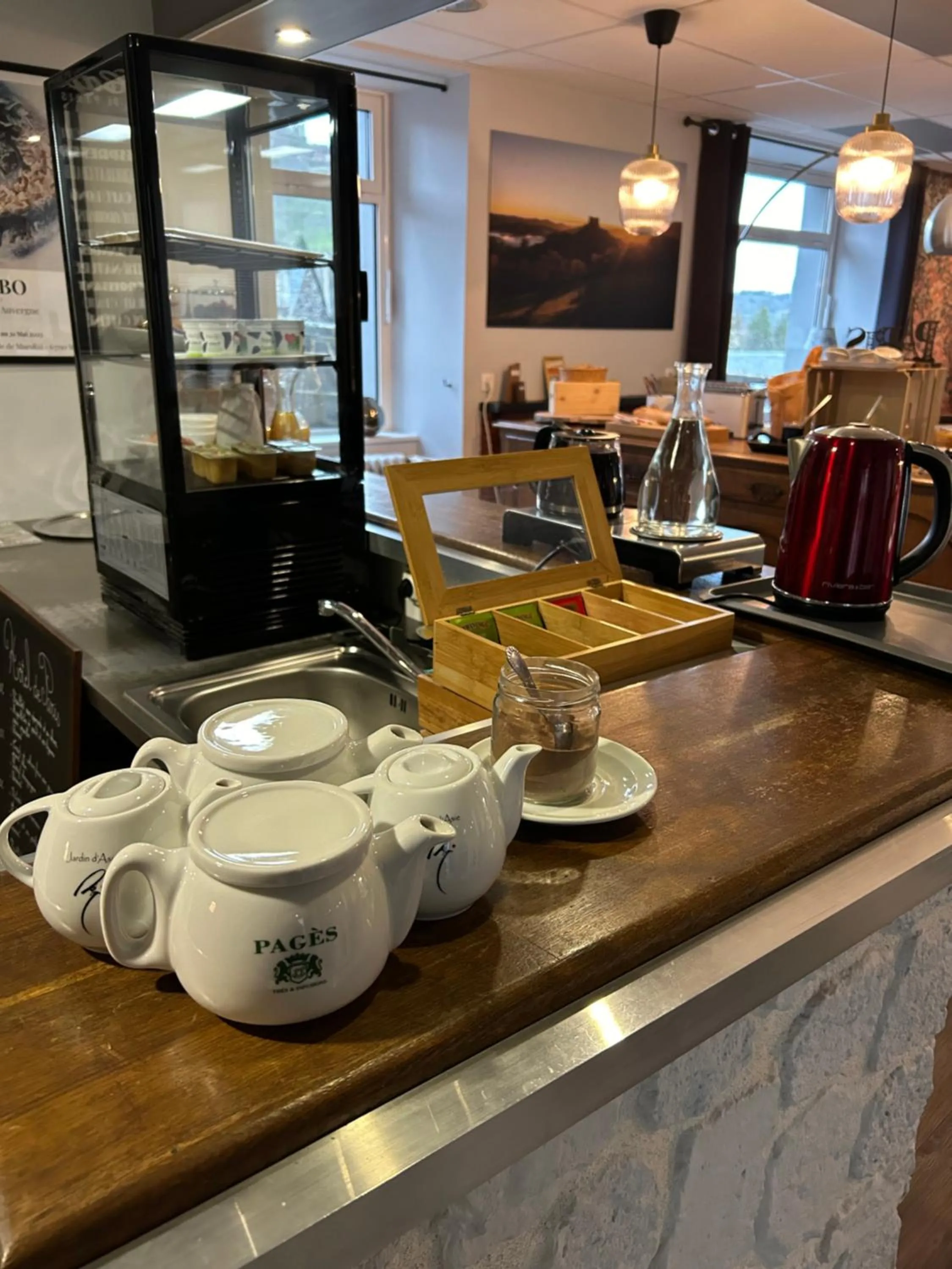 Breakfast in Logis Hôtel de Paris