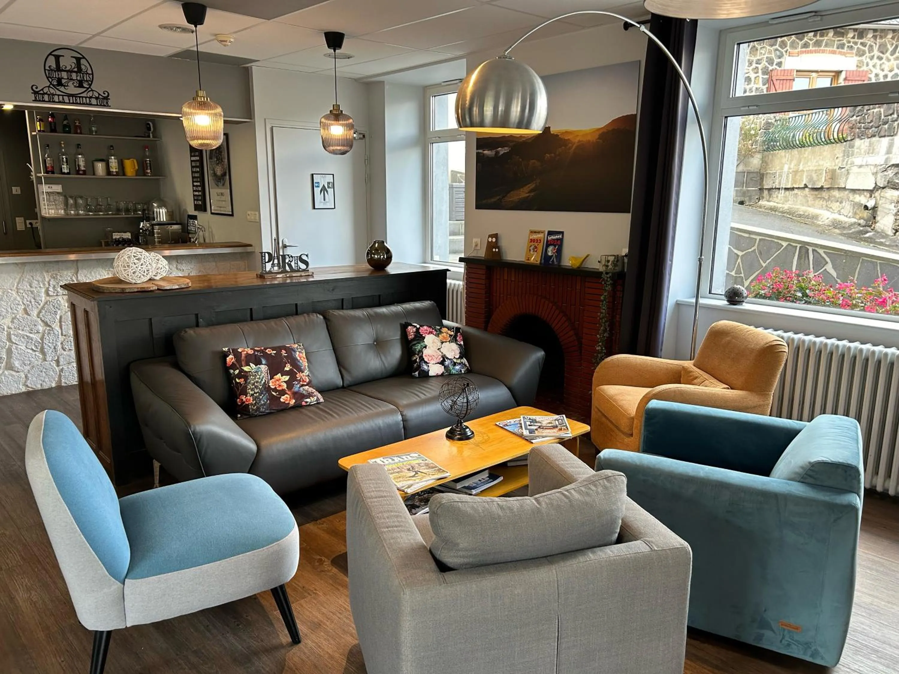 Property building in Logis Hôtel de Paris