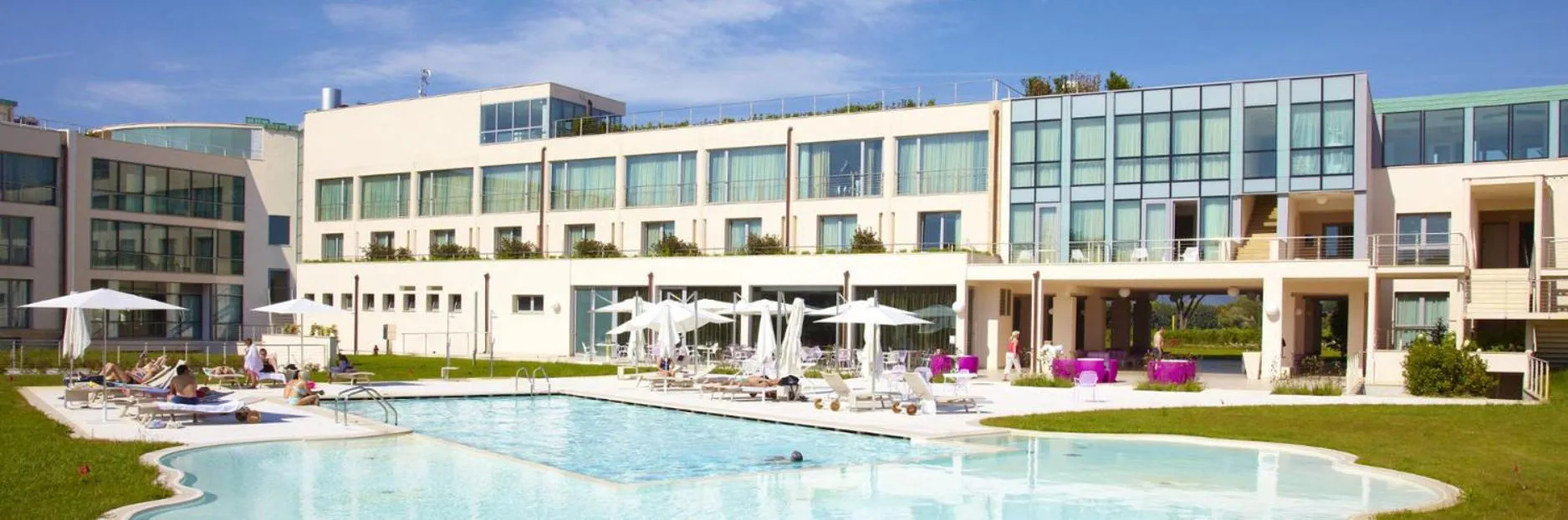 Garden in Hotel Pisa Tower Plaza