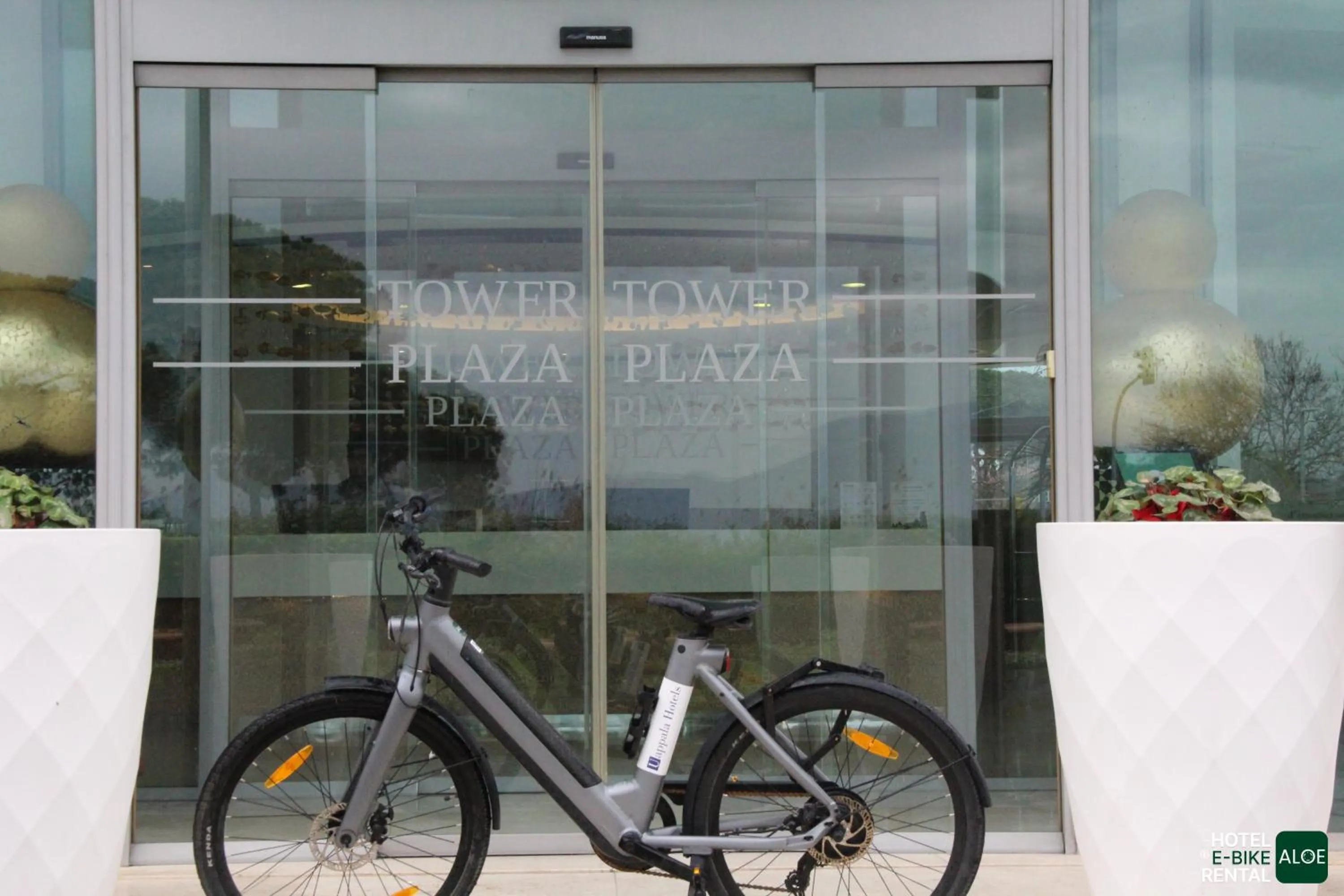 Area and facilities in Pisa Tower Plaza