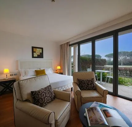 Living room in Hotel Pisa Tower Plaza