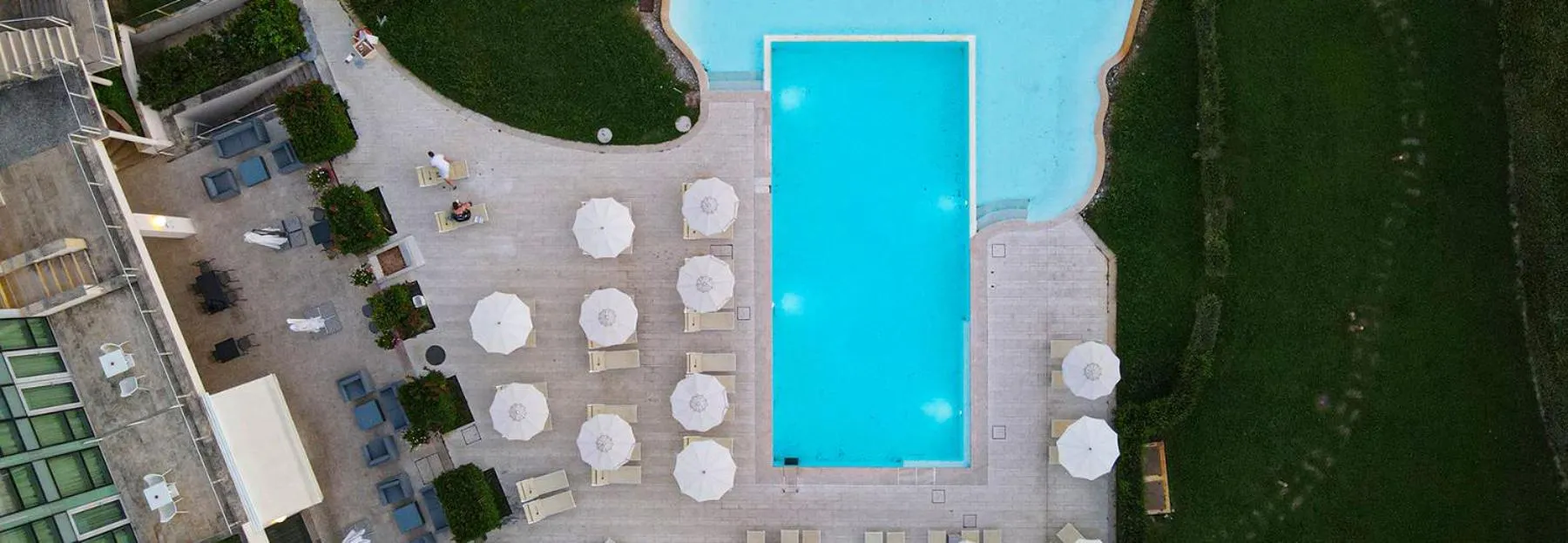 Swimming pool in Hotel Pisa Tower Plaza