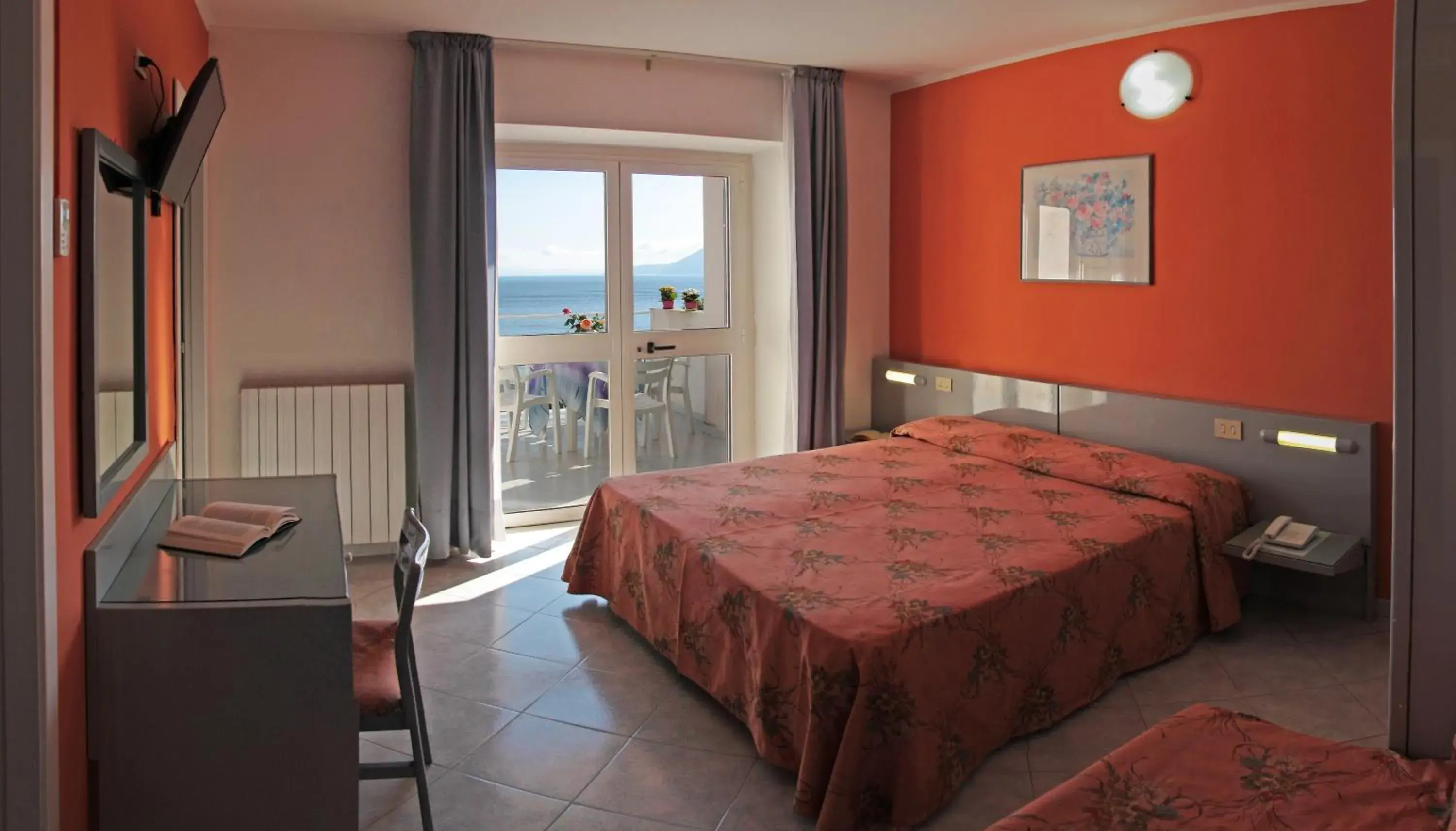 Triple Room with Balcony and Sea View in Hotel Villa Ombrosa Triple Room with Balcony and Sea View in Hotel Villa Ombrosa