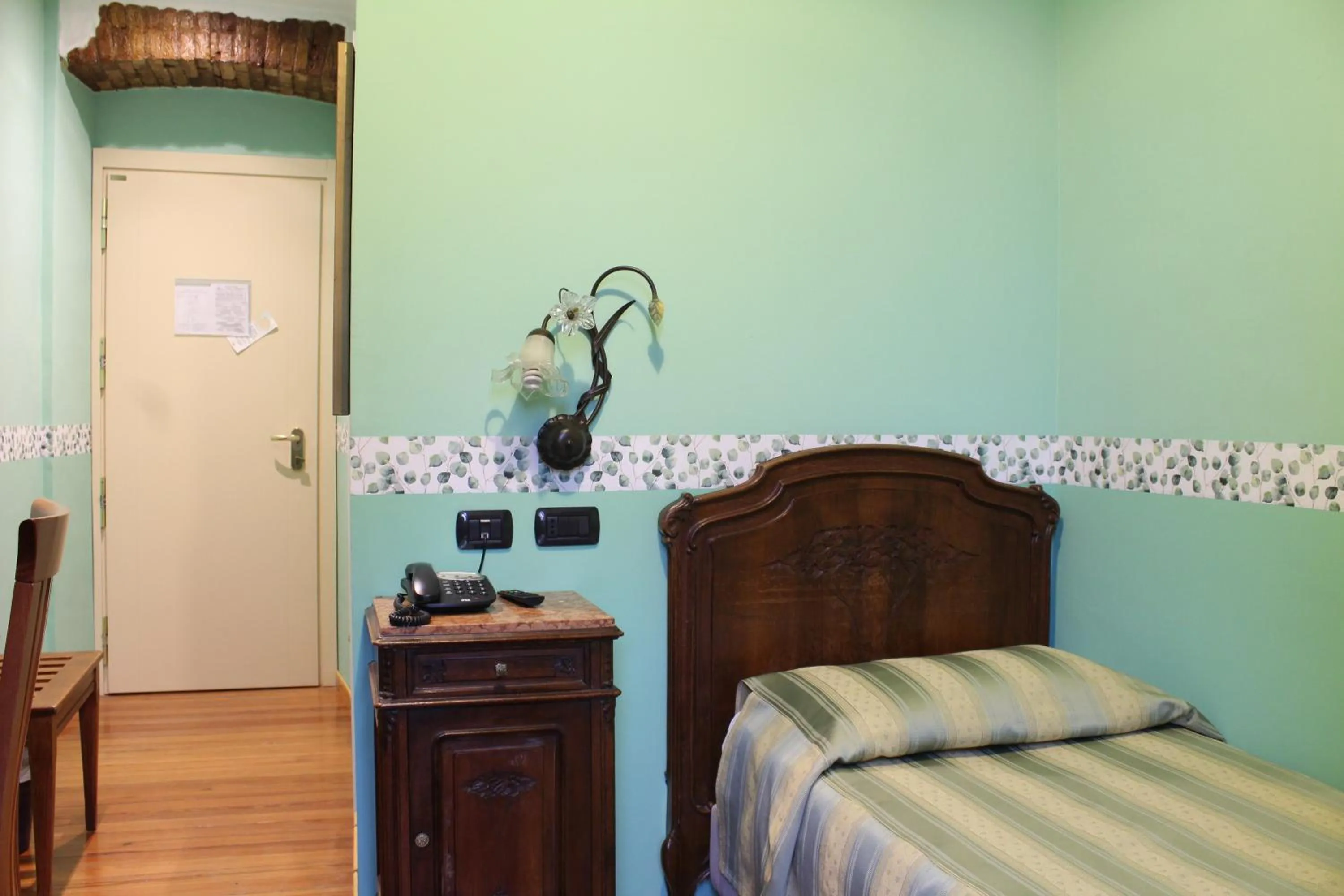 Bedroom, Bed in Hotel Belle Epoque