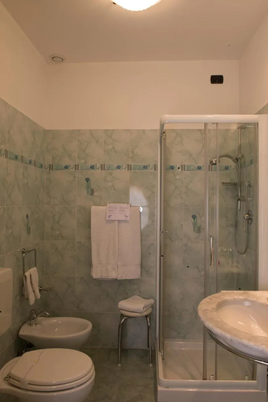 Bathroom in Hotel Belle Epoque