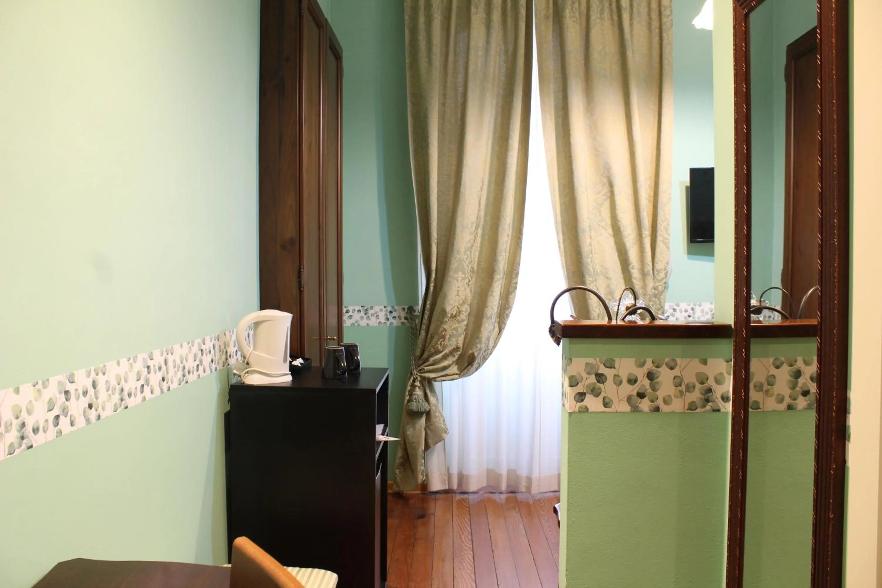 hair dresser in Hotel Belle Epoque