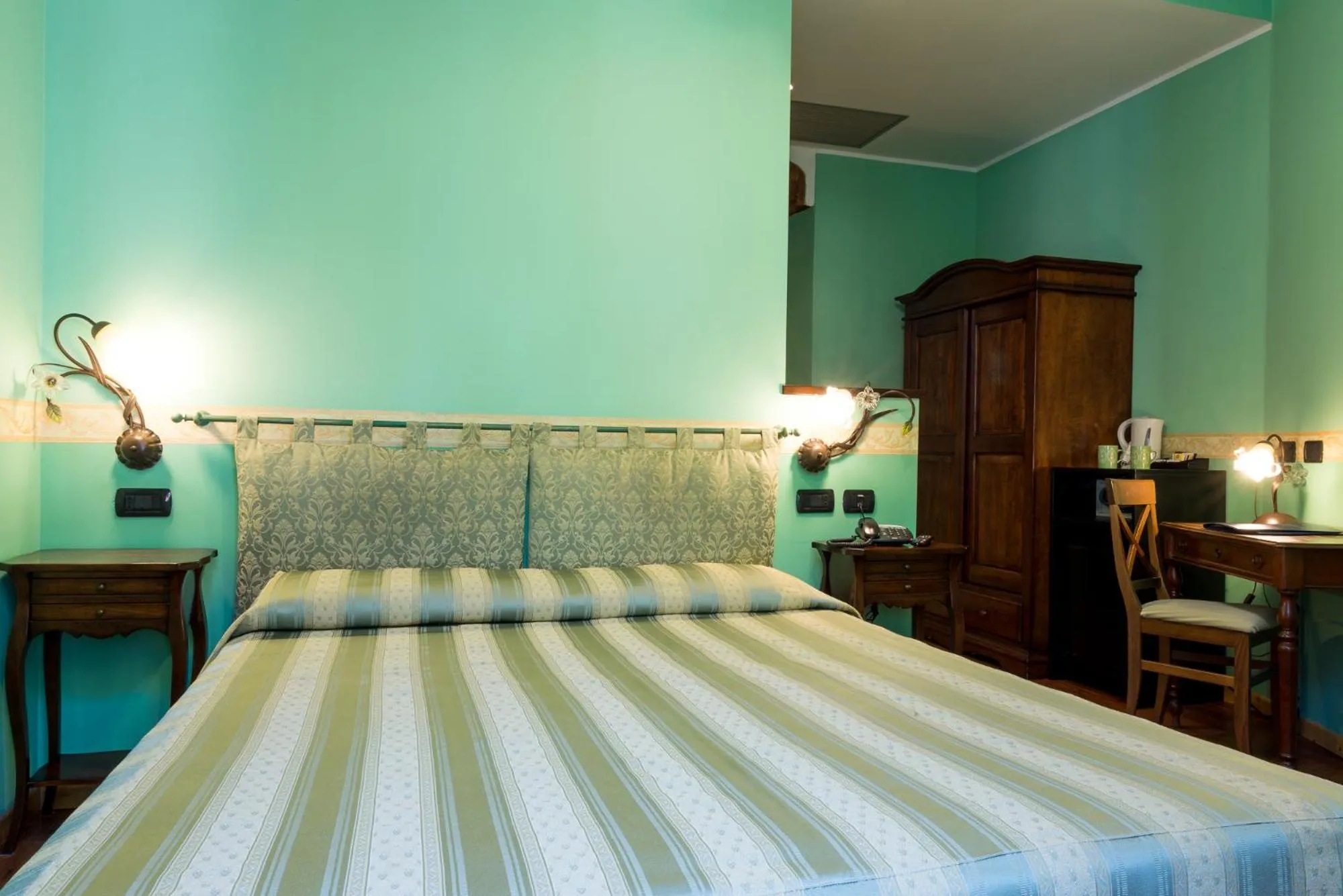 Bedroom, Bed in Hotel Belle Epoque