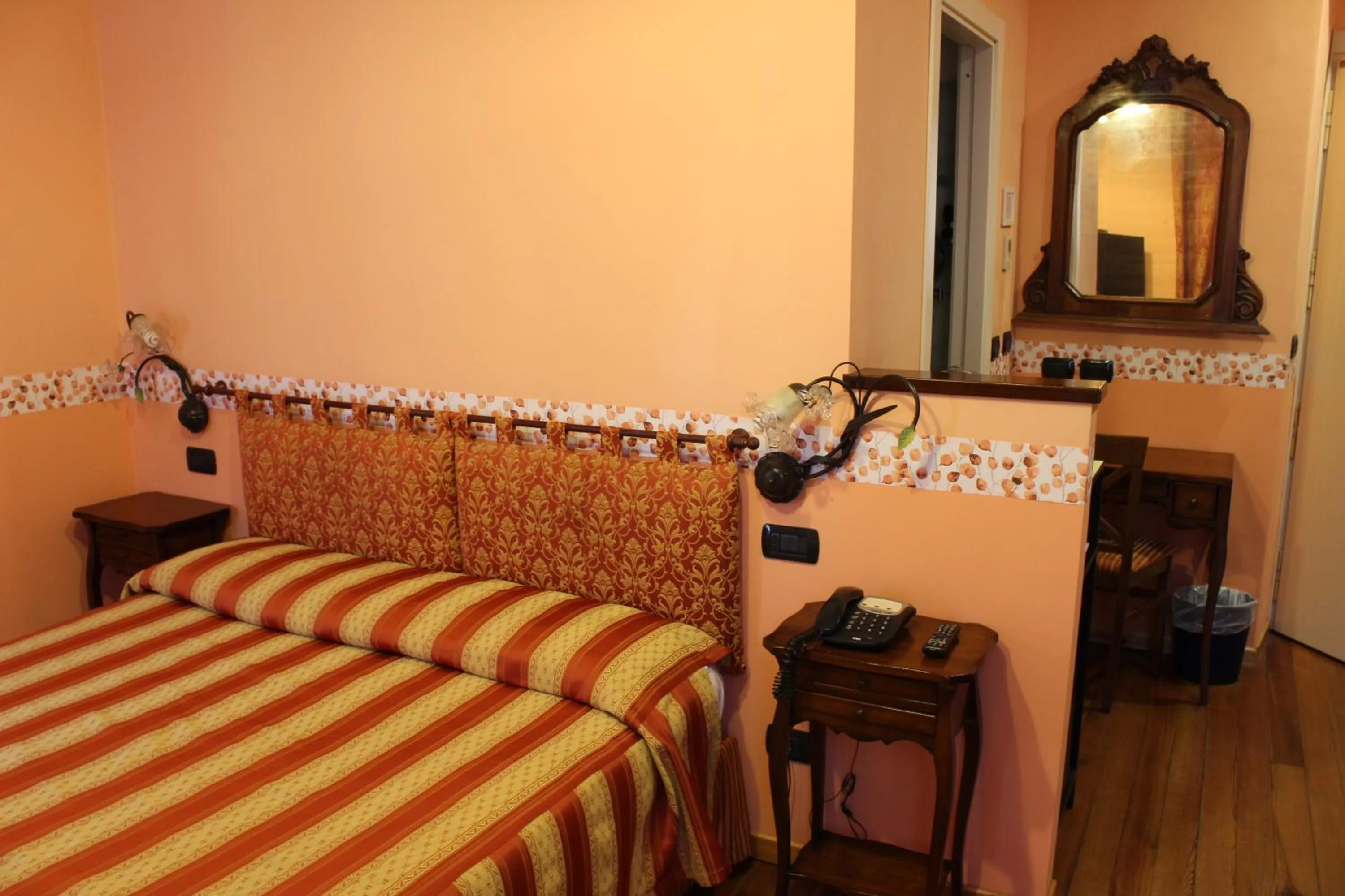 Bed in Hotel Belle Epoque