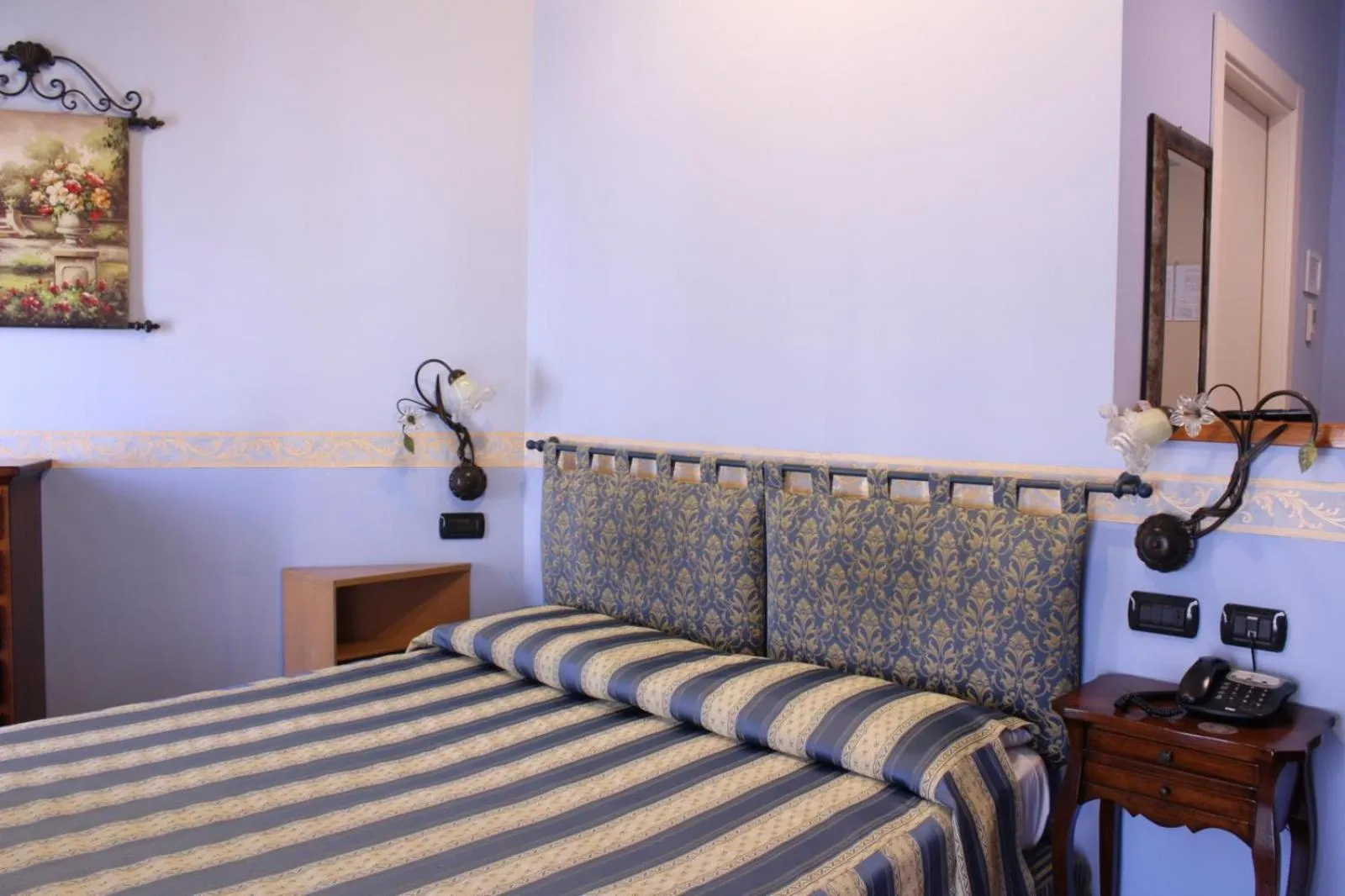 Bed in Hotel Belle Epoque