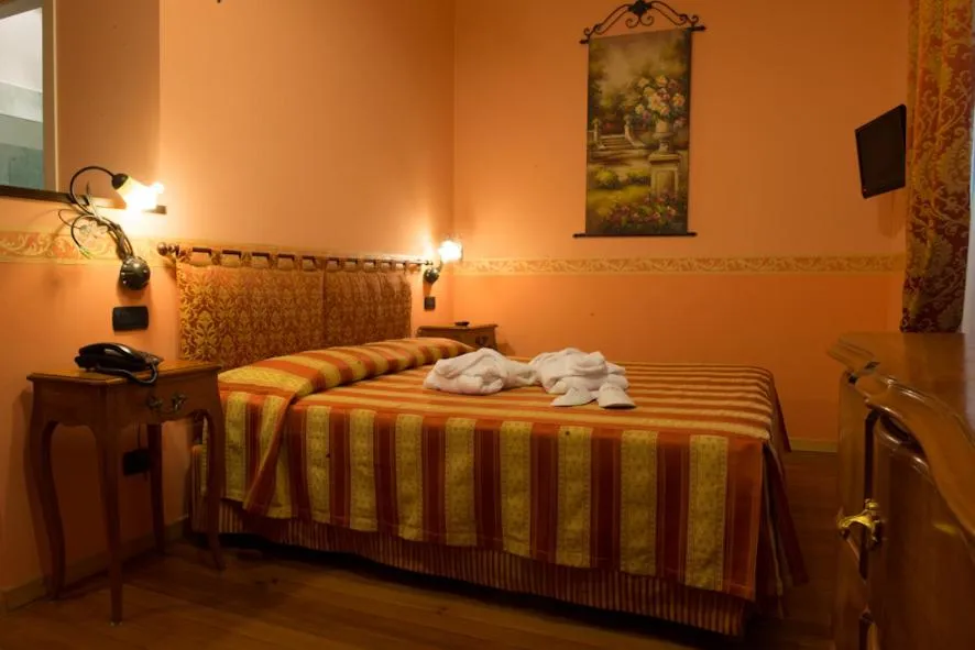 Bed in Hotel Belle Epoque