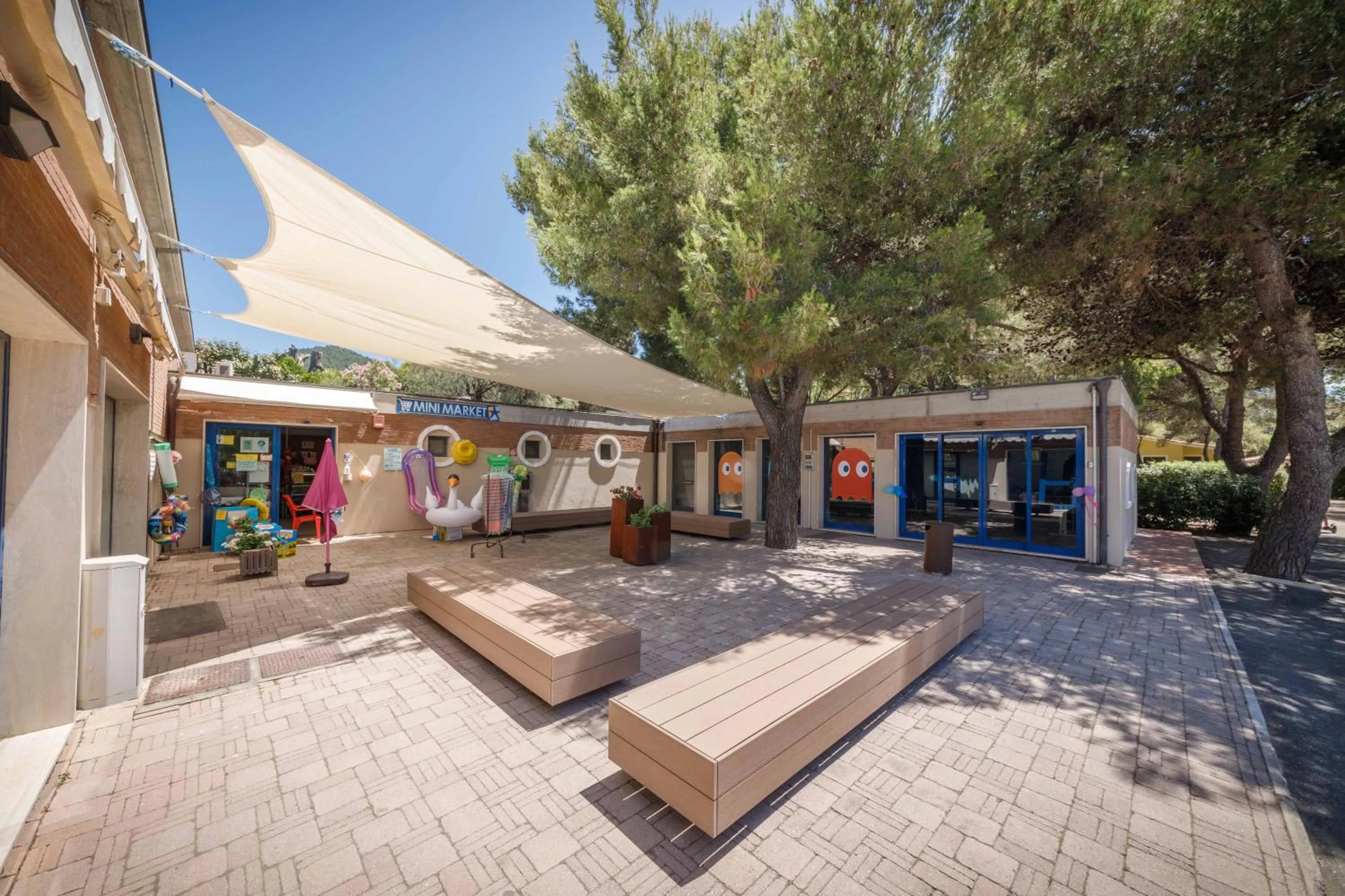 Supermarket/grocery shop in Villaggio Miramare