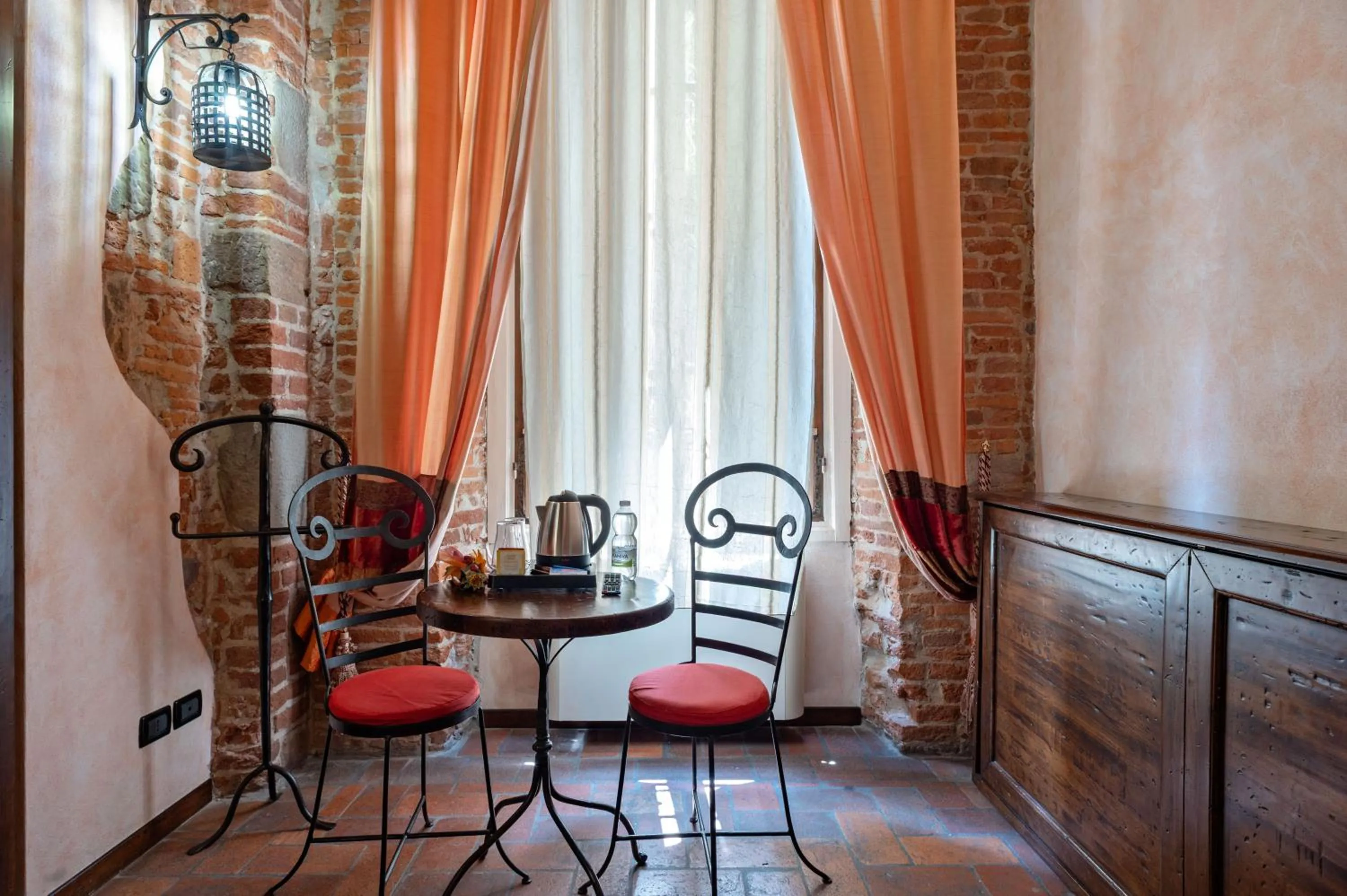 Living room in Antica Corte dei Principi Charming Rooms