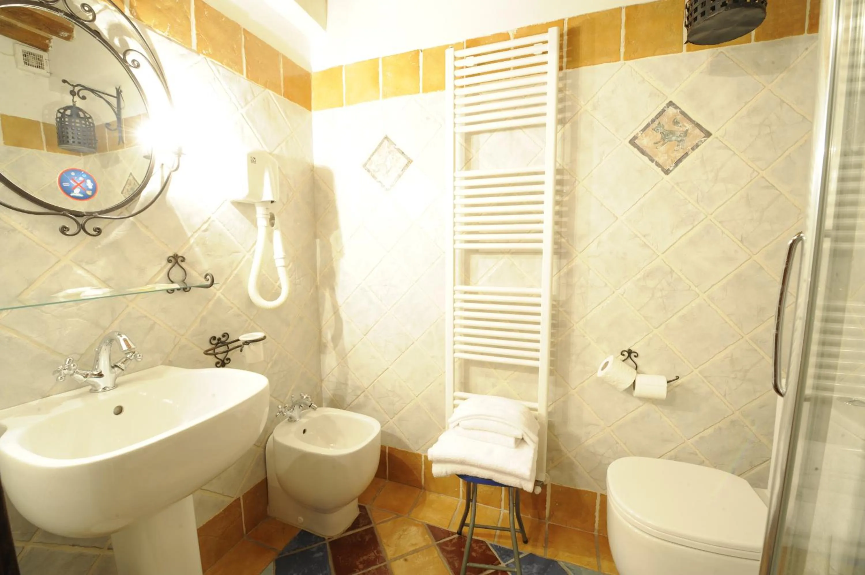 Bathroom in Antica Corte dei Principi Charming Rooms