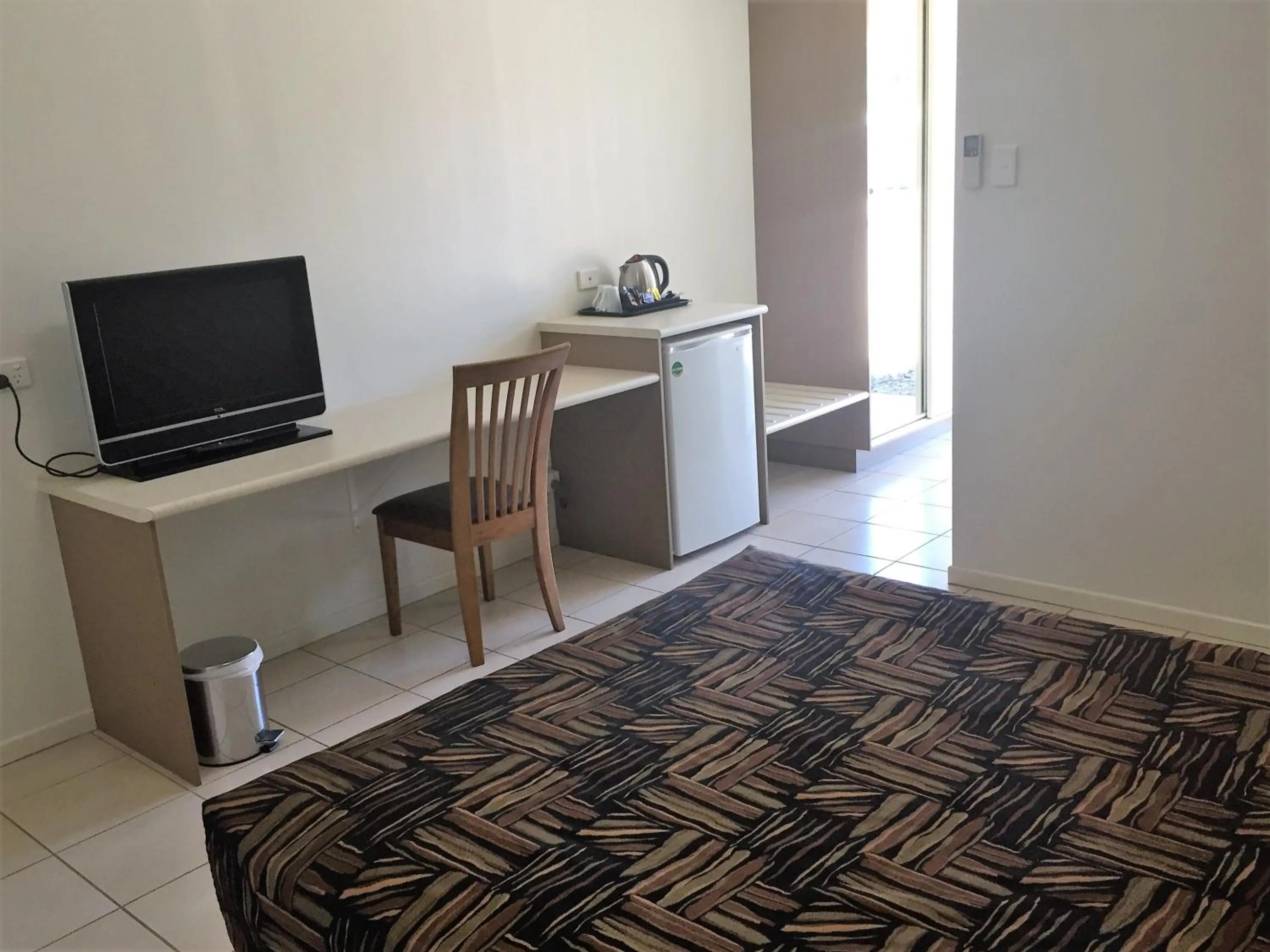 Bedroom, Bed in Swag Motel