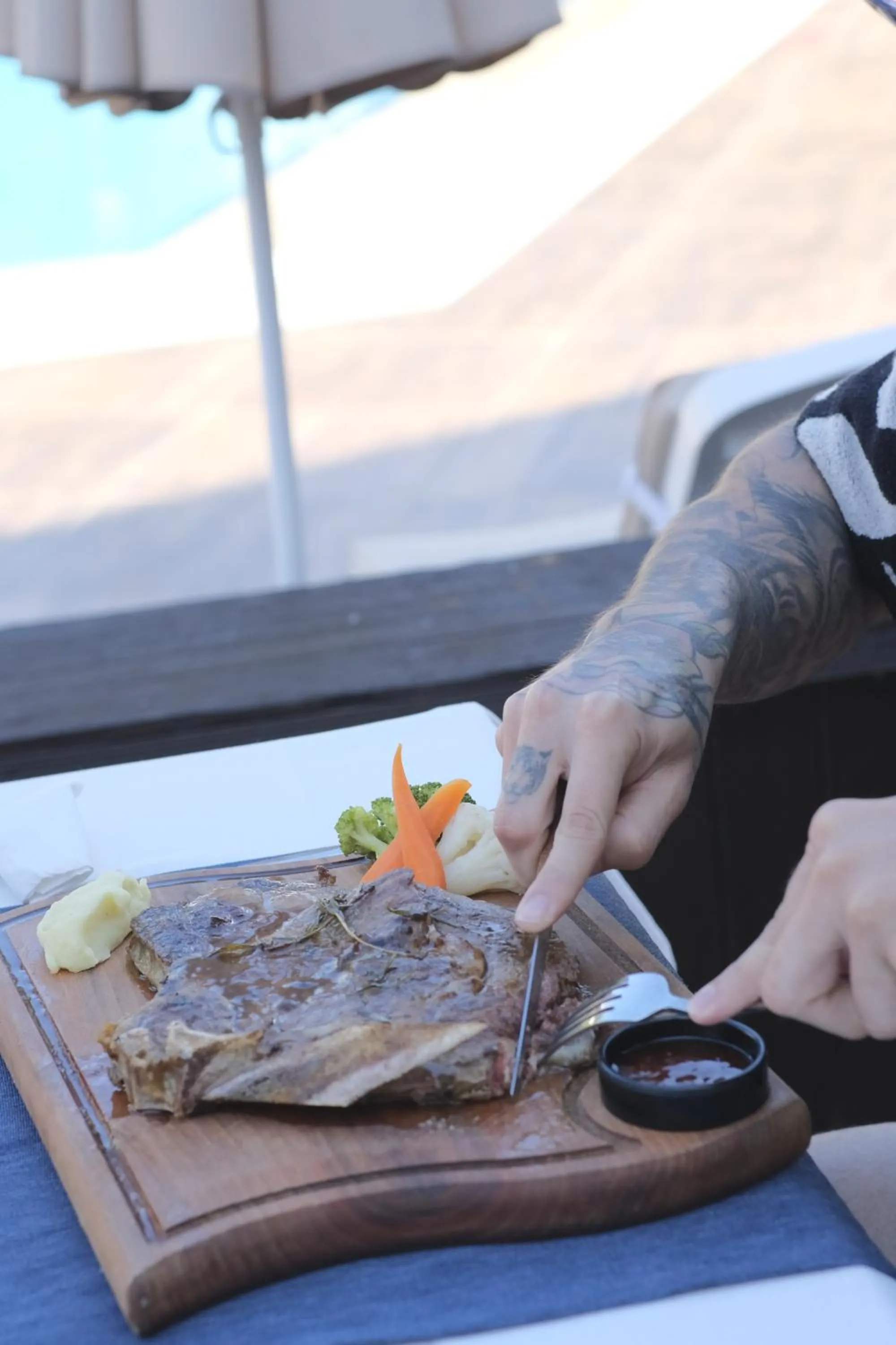 Restaurant/places to eat in Flora Hotel