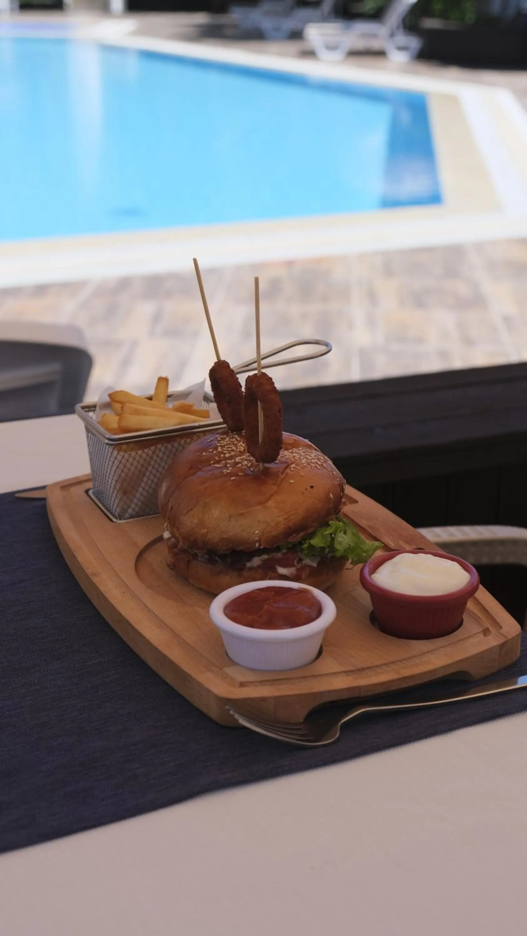 Restaurant/places to eat in Flora Hotel