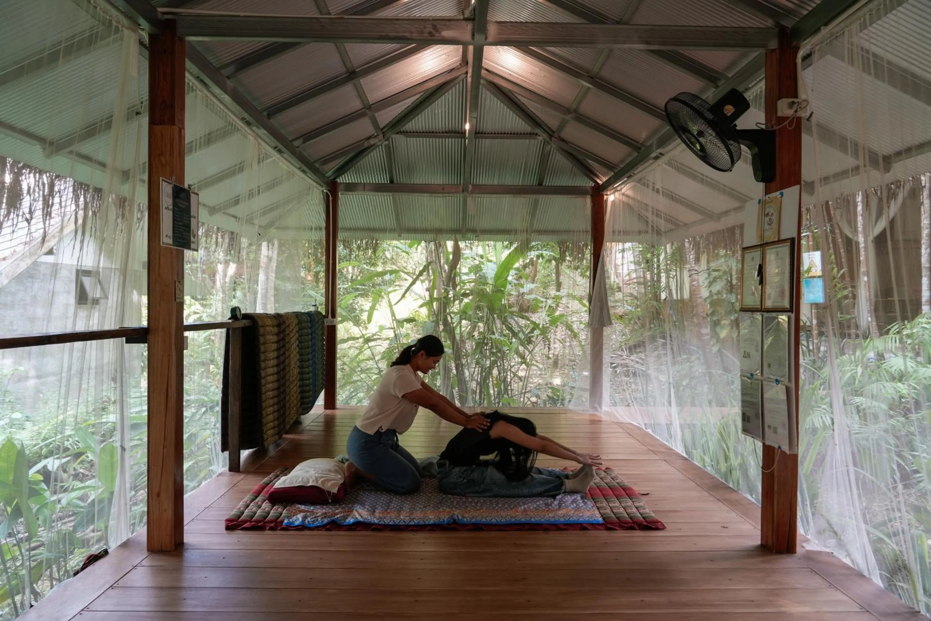 Massage in Maewin Resort