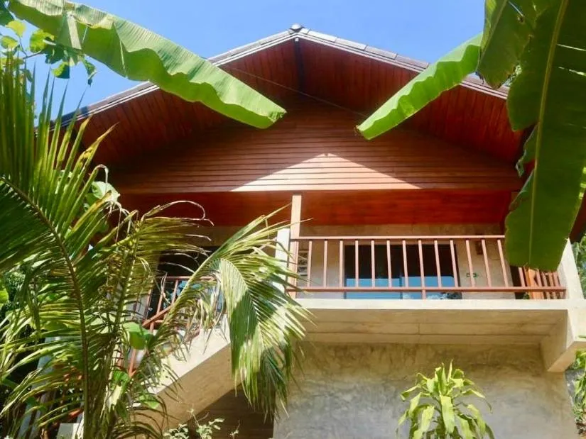 Property building in Maewin Guesthouse and Resort