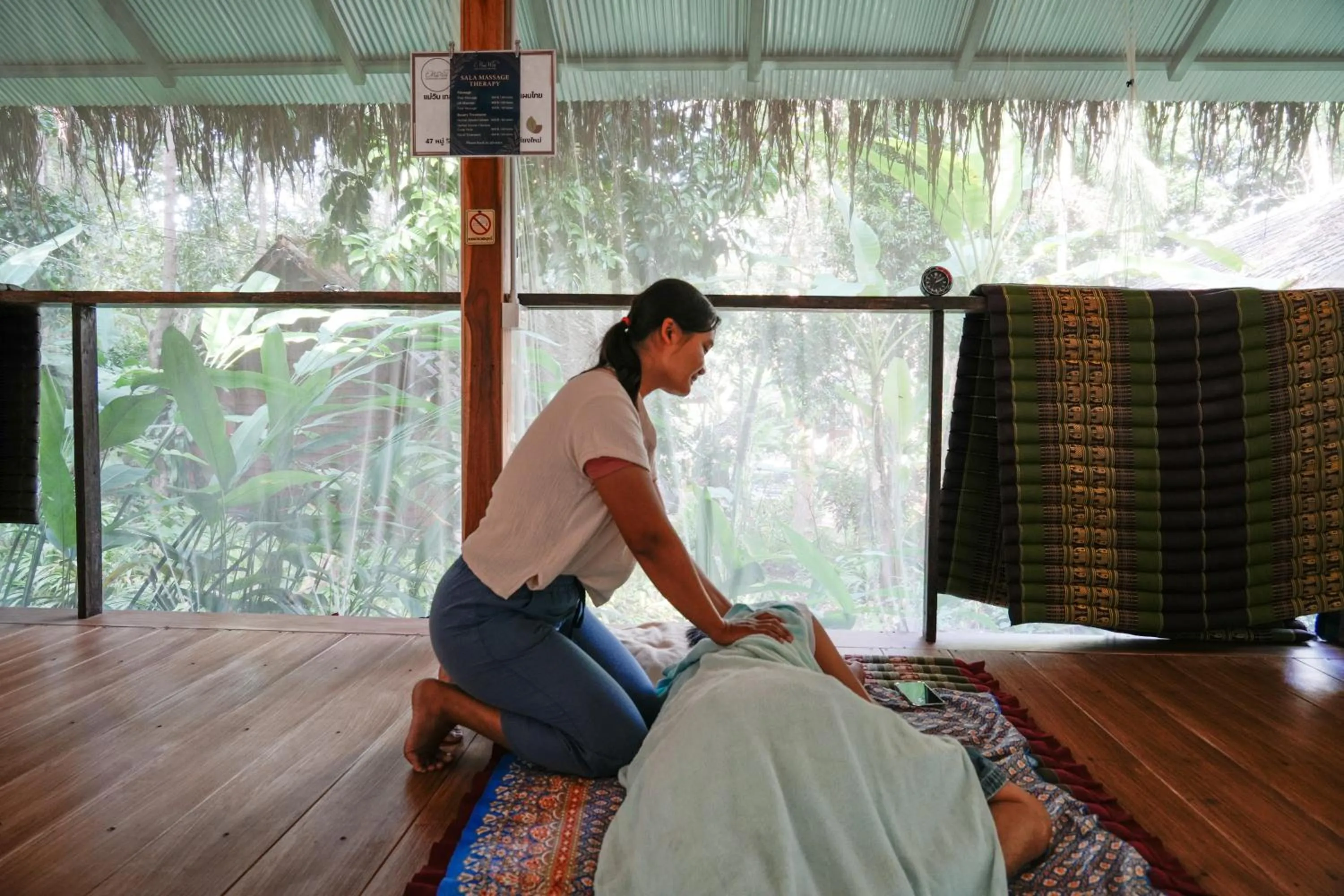 Massage in Maewin Resort