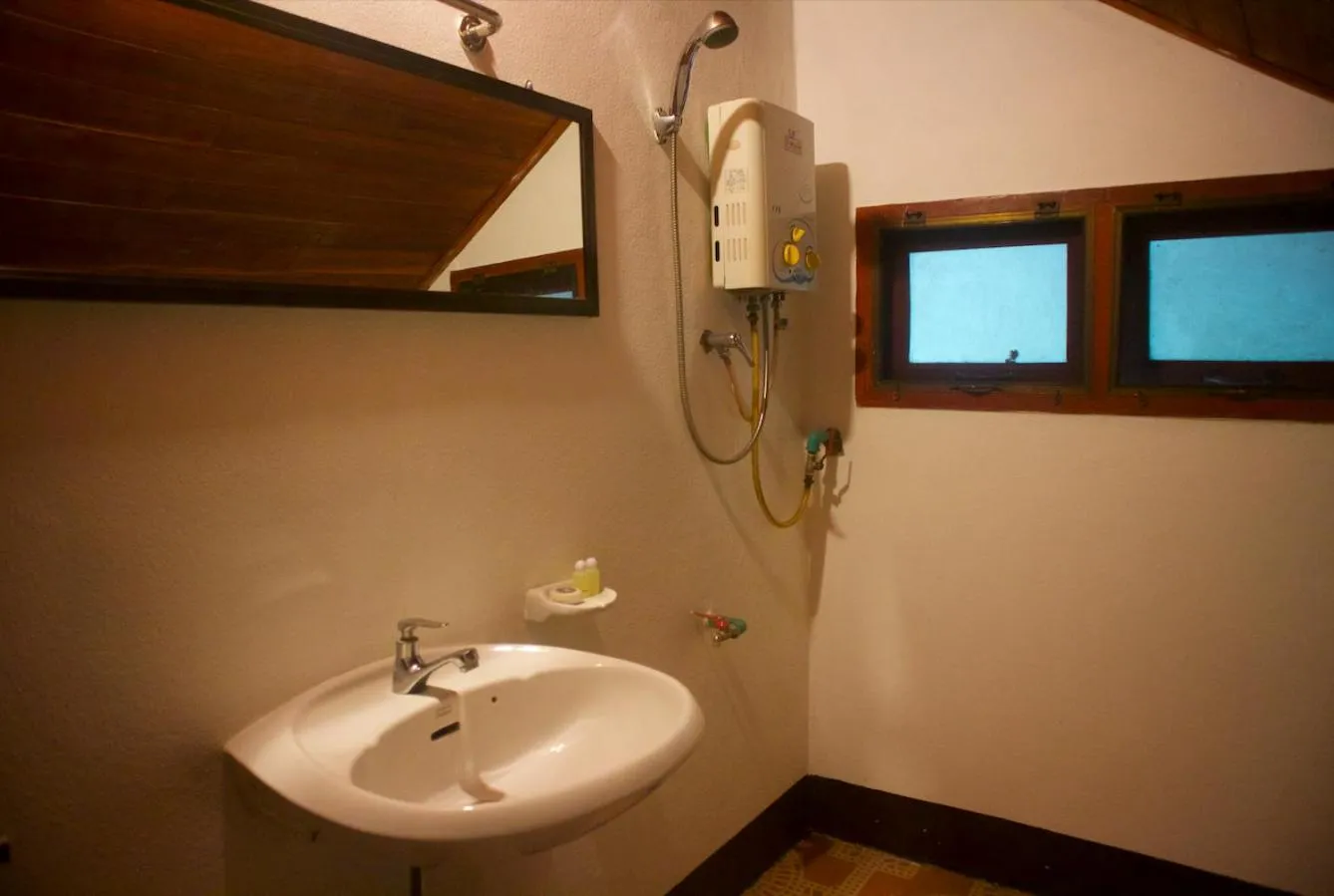 Bathroom in Maewin Guesthouse and Resort
