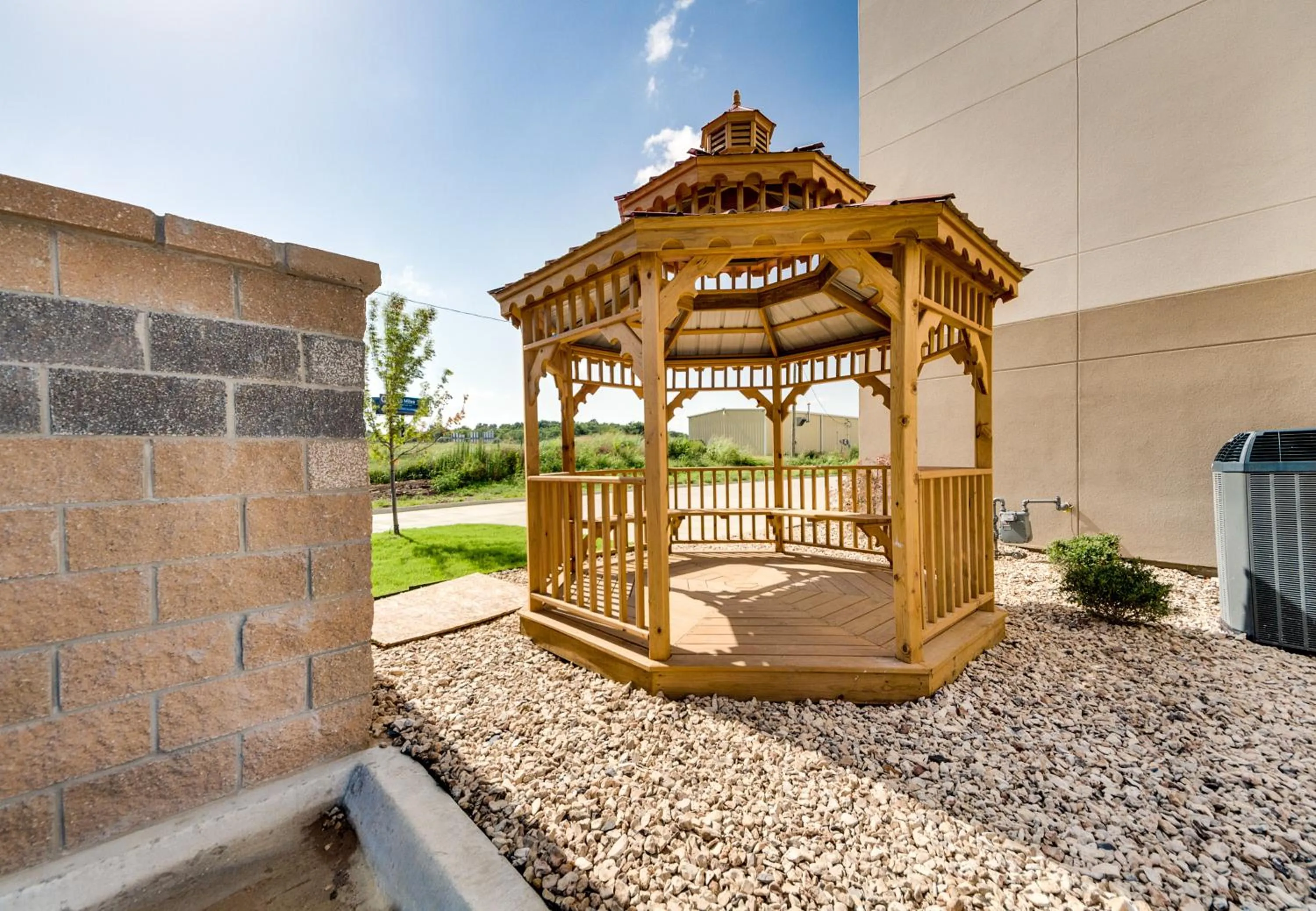 Property building in Motel 6-Tulsa, OK